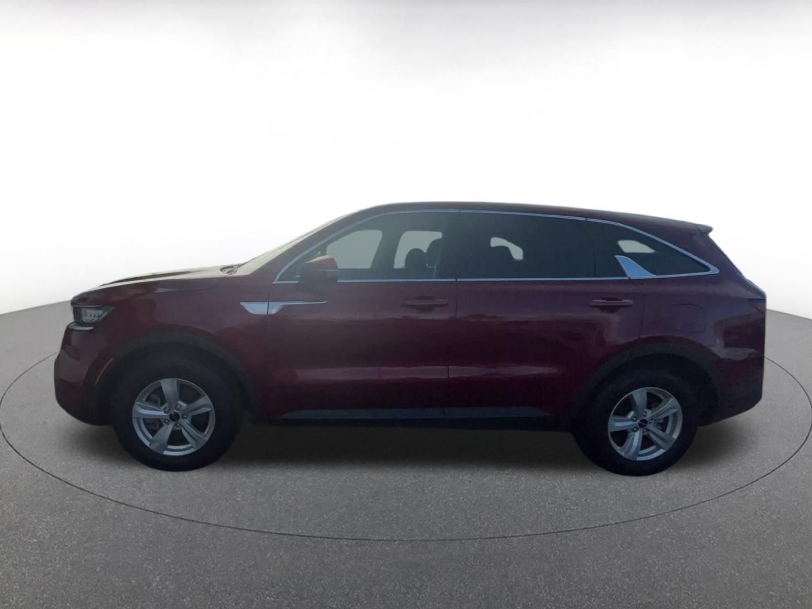 Thumbnail: 2023 Kia Sorento - 8