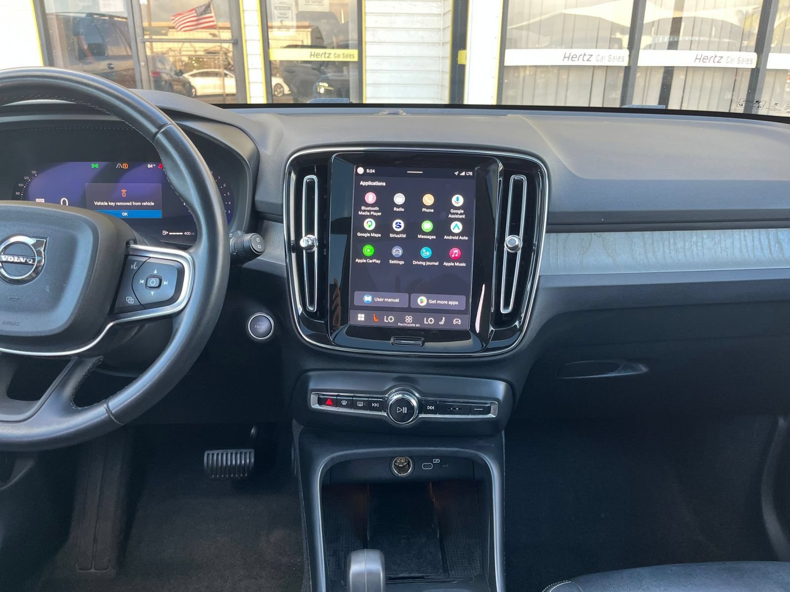 Thumbnail: 2024 Volvo XC40 - 16