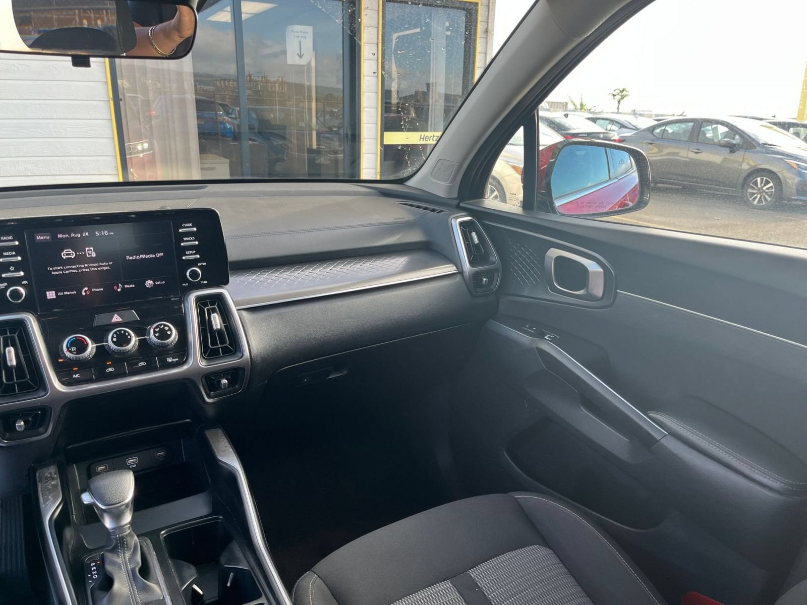 Thumbnail: 2023 Kia Sorento - 34