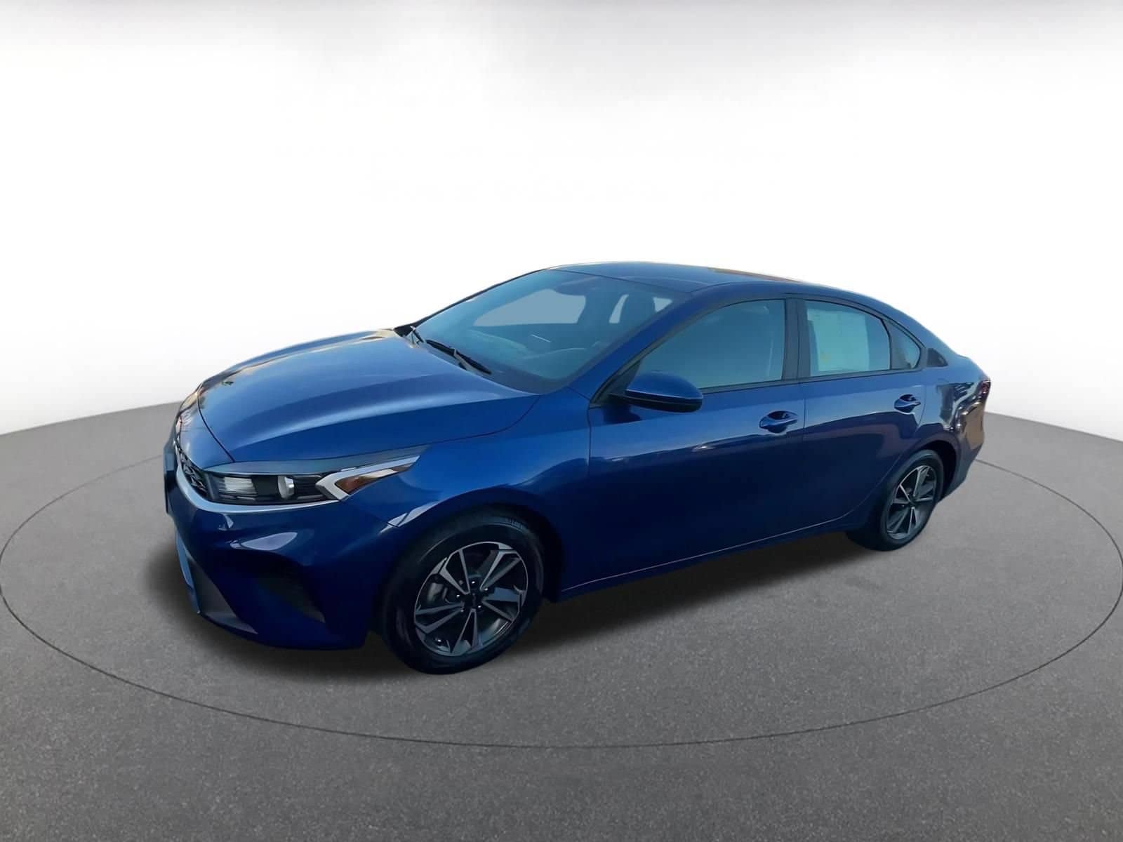Thumbnail: 2024 Kia Forte - 7