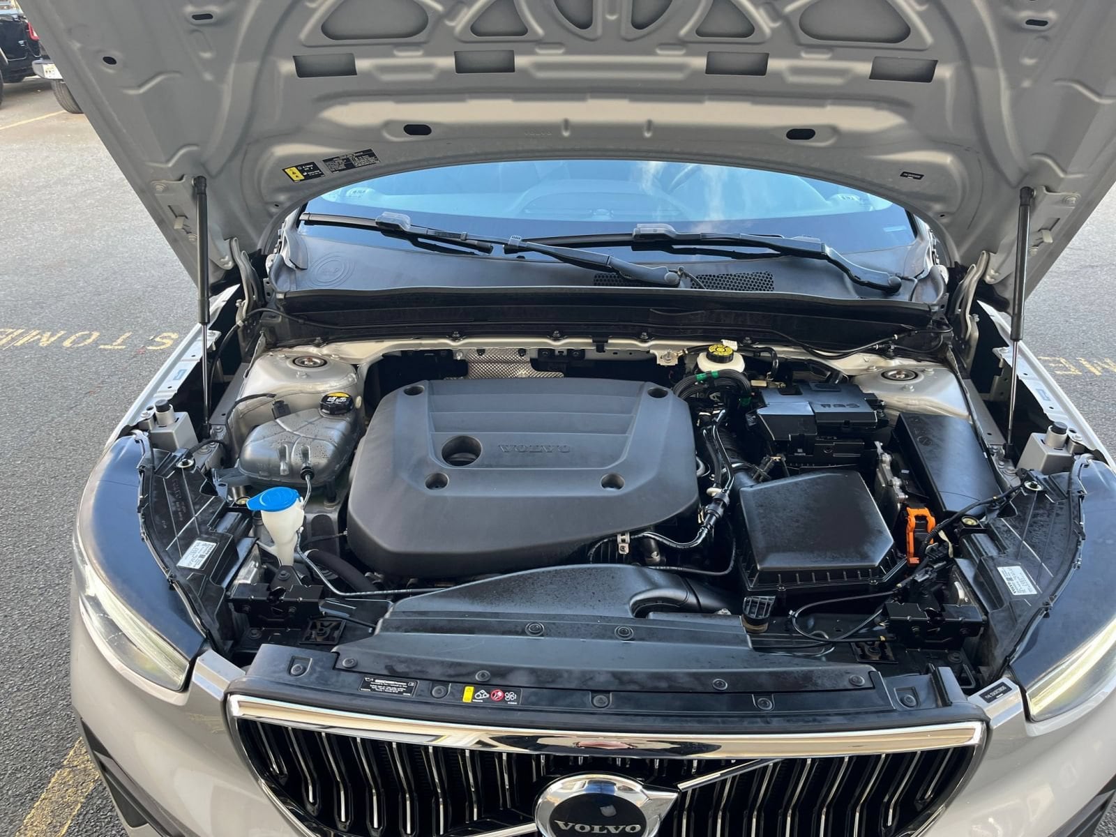 Thumbnail: 2024 Volvo XC40 - 34