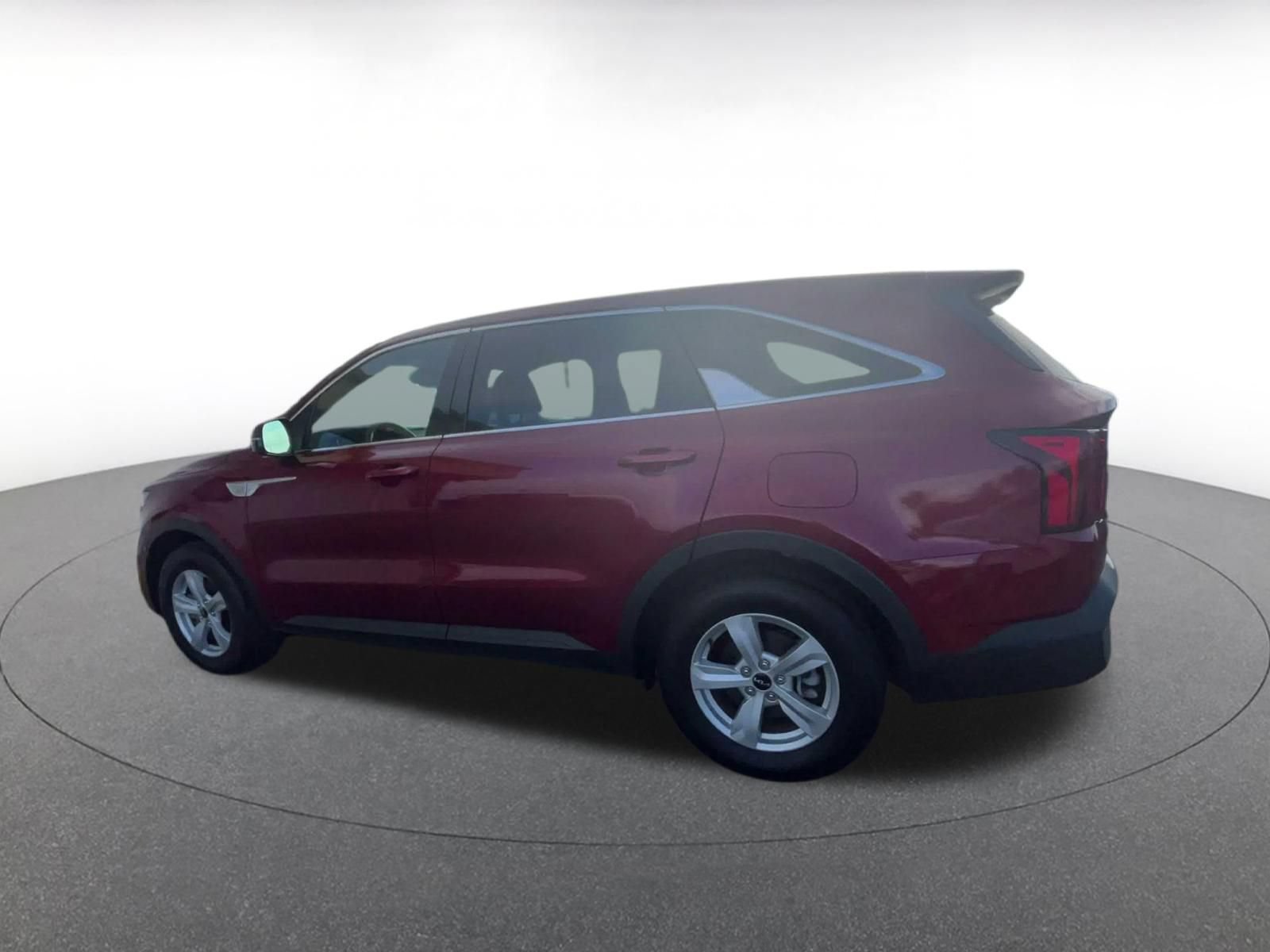 Thumbnail: 2023 Kia Sorento - 9