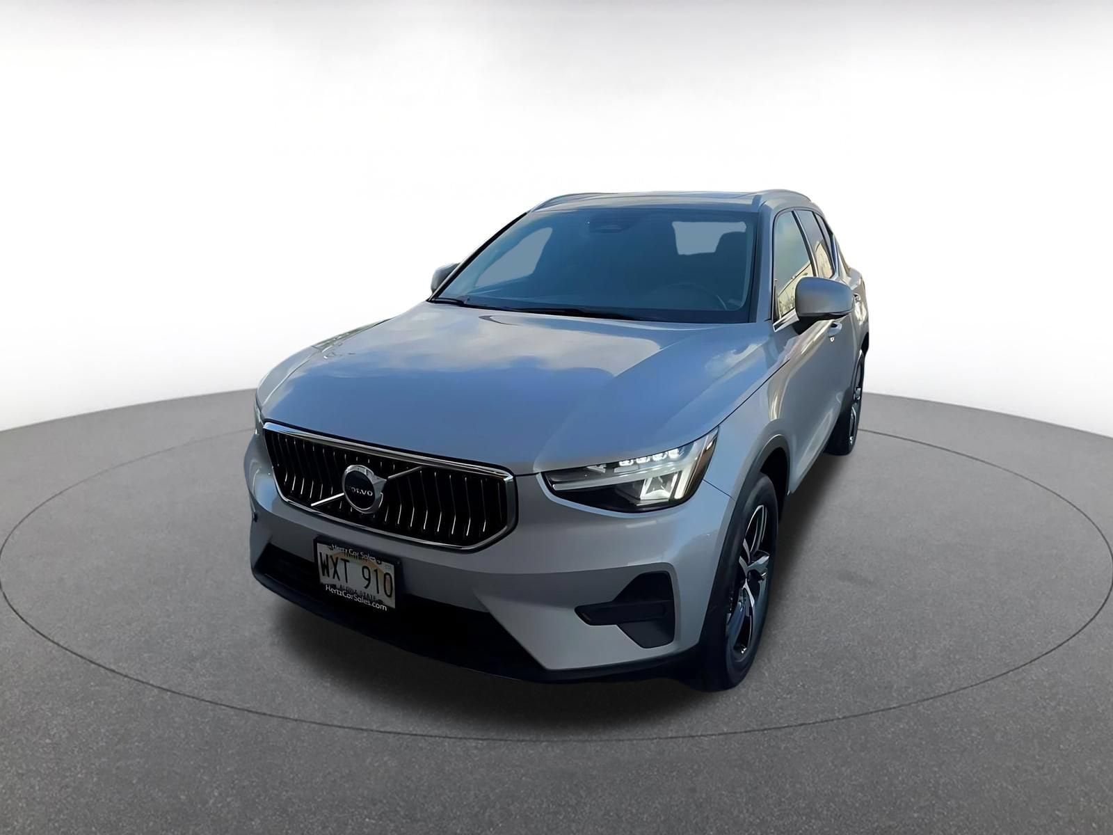 Thumbnail: 2024 Volvo XC40 - 6
