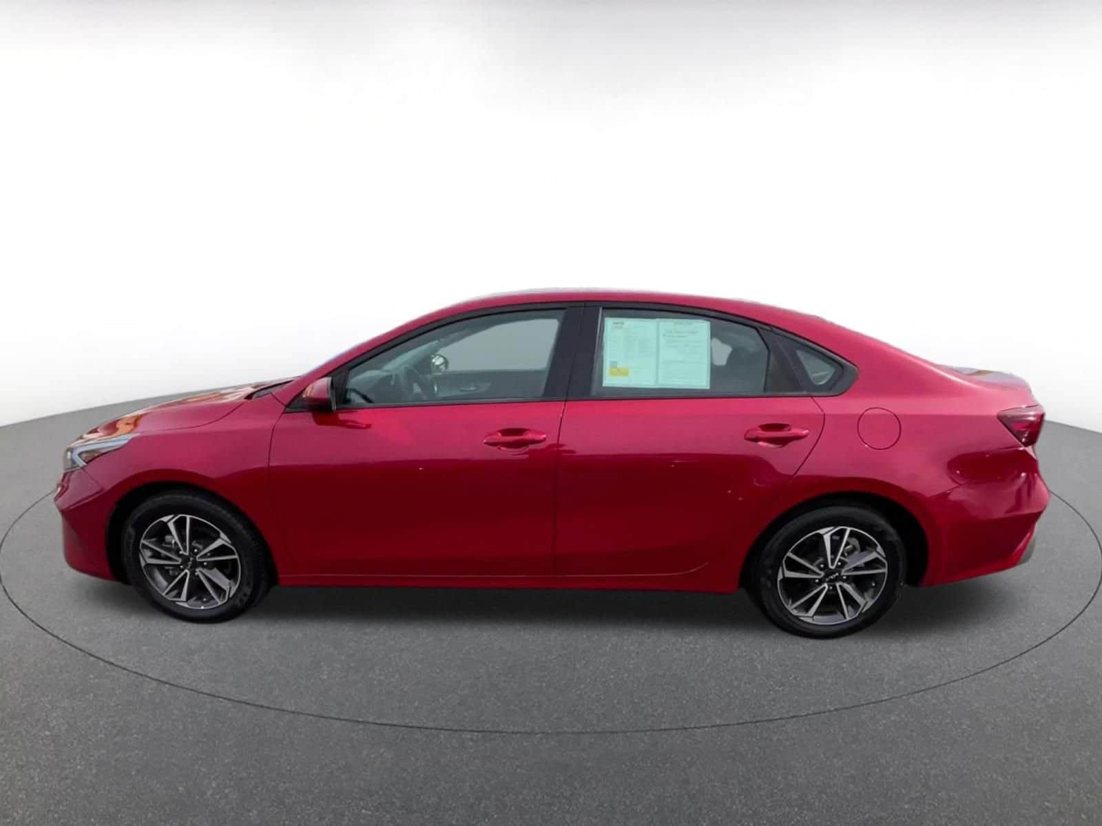 Thumbnail: 2024 Kia Forte - 8