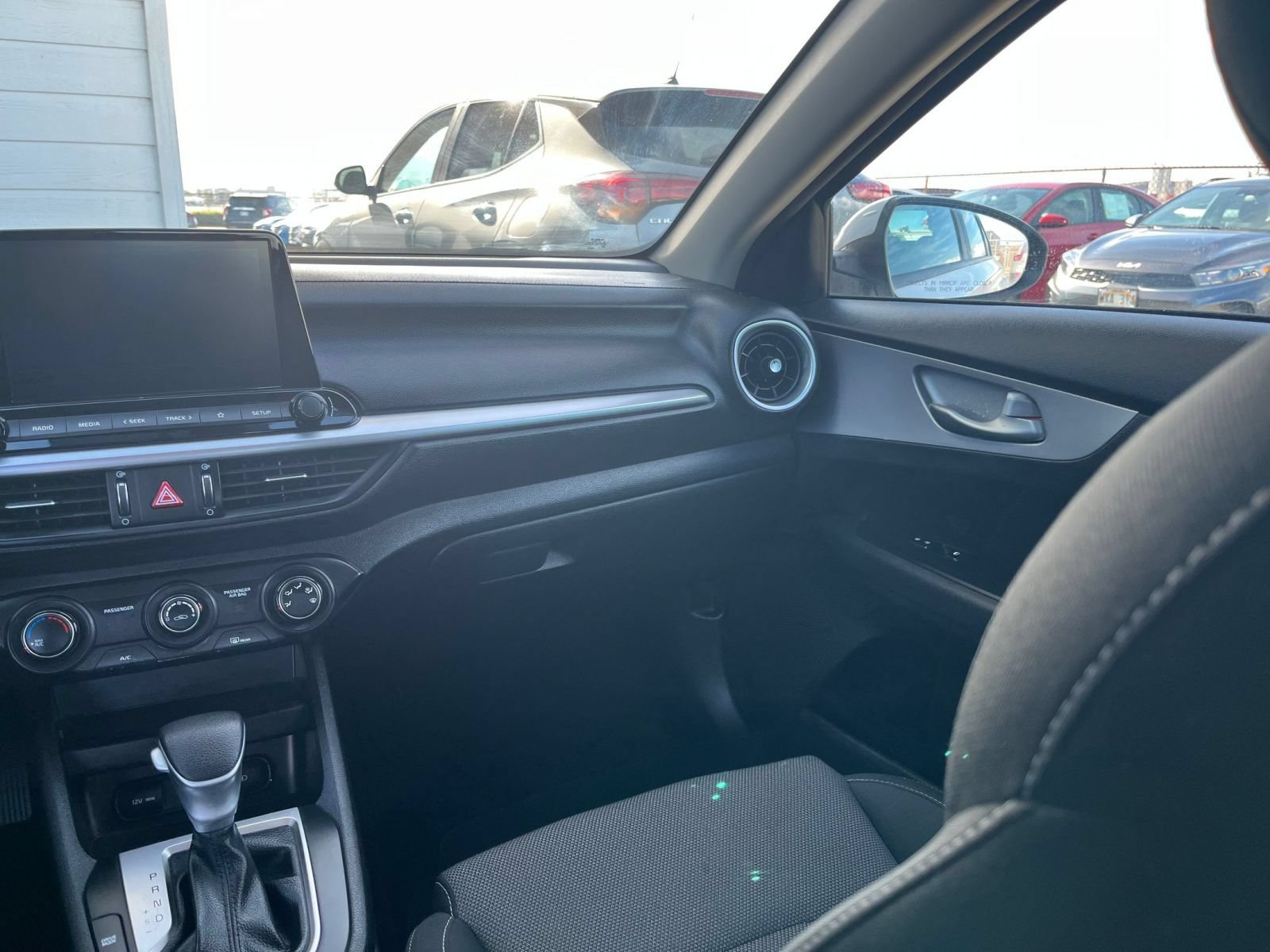 Thumbnail: 2024 Kia Forte - 32