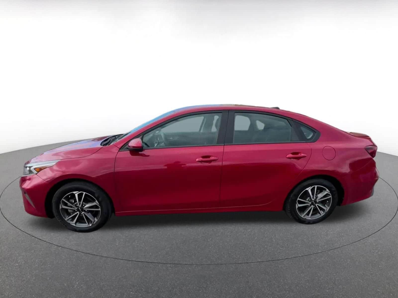 Thumbnail: 2024 Kia Forte - 8