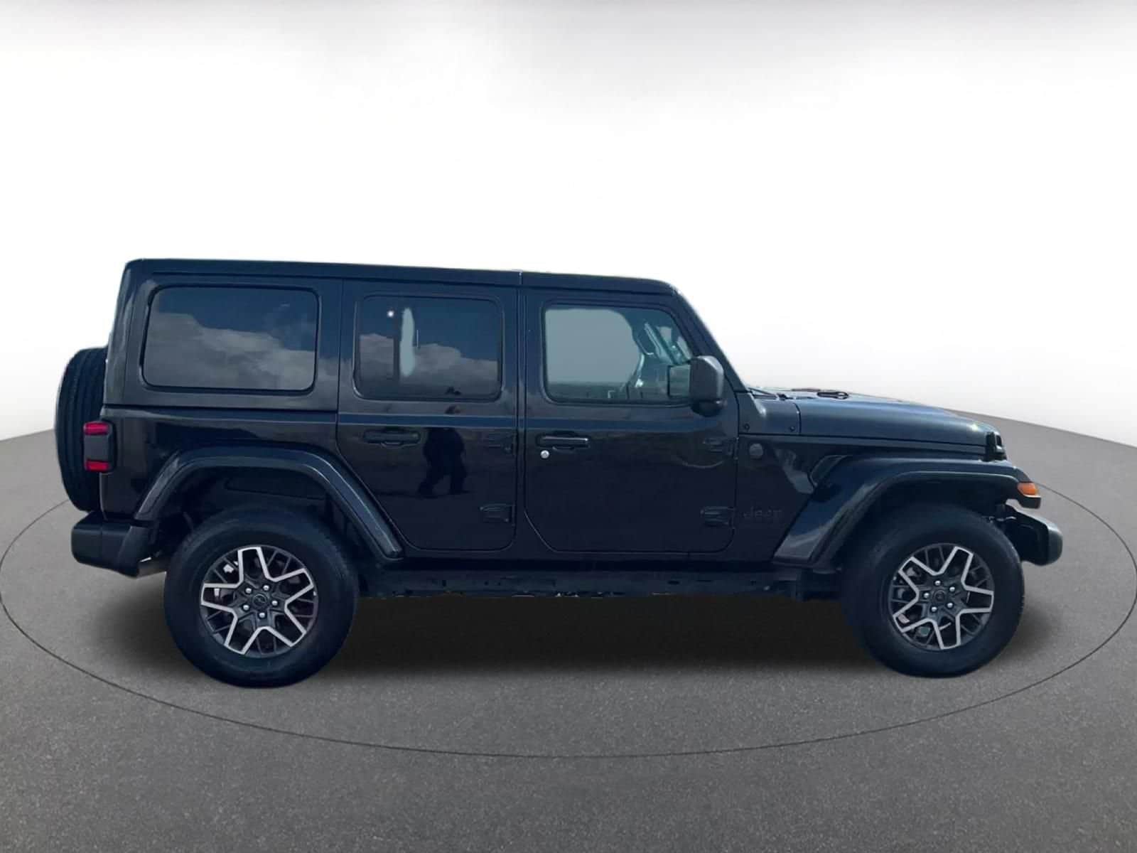 Thumbnail: 2025 Jeep Wrangler - 15
