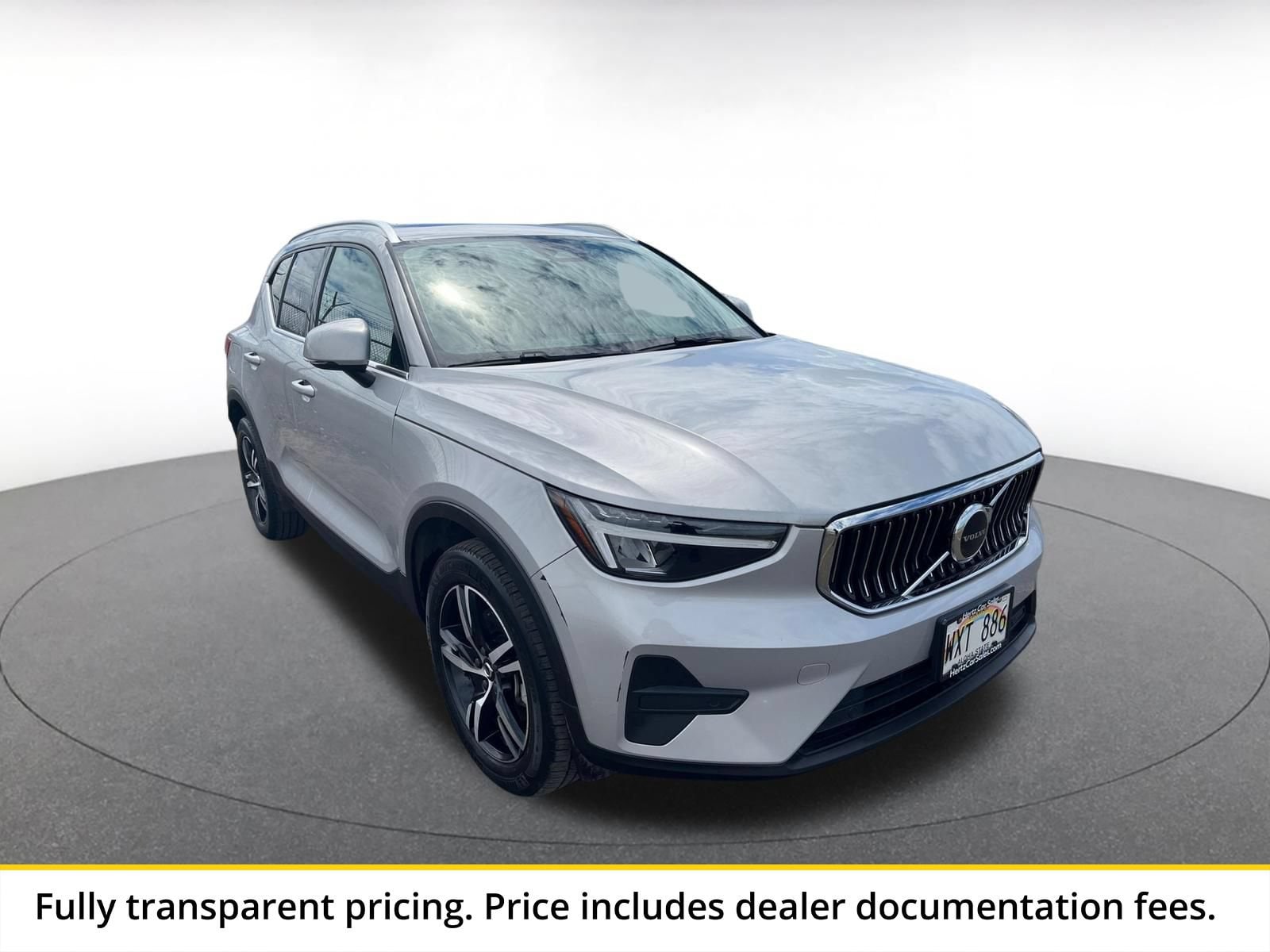 Thumbnail: 2024 Volvo XC40 - 1
