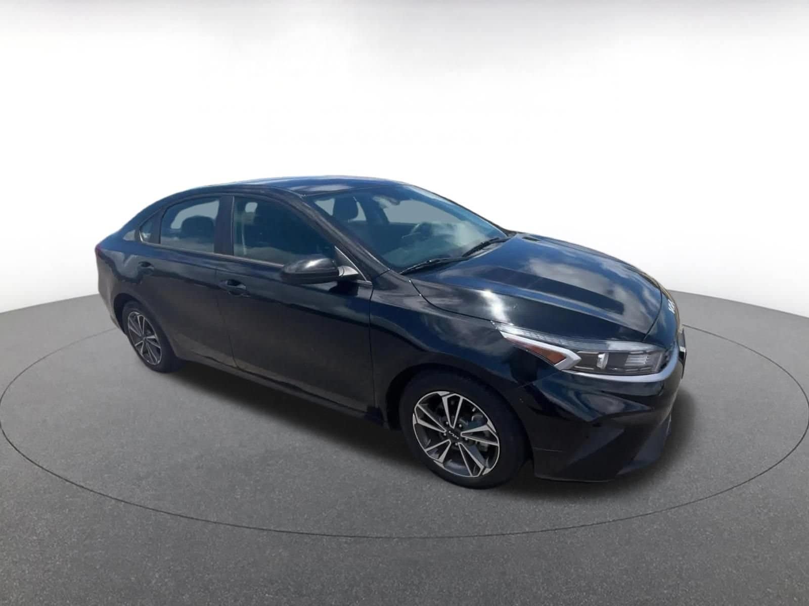 Thumbnail: 2024 Kia Forte - 2