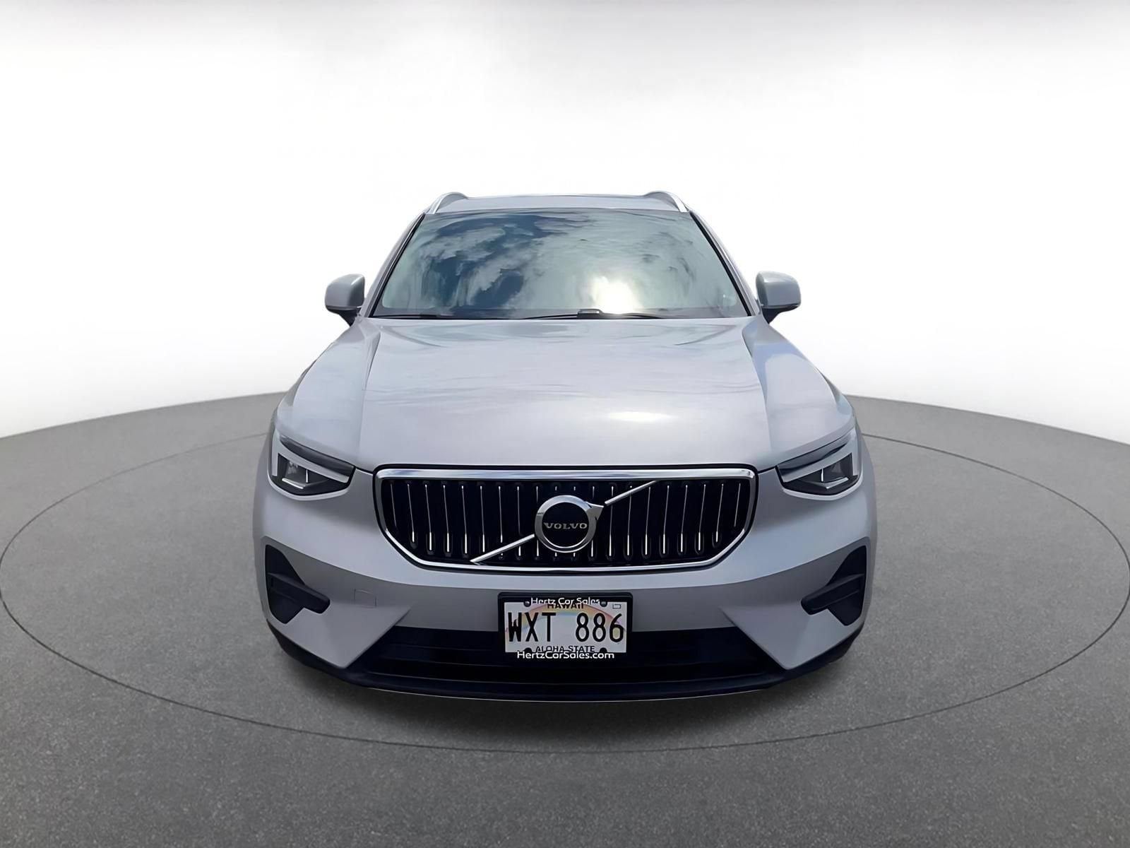 Thumbnail: 2024 Volvo XC40 - 4