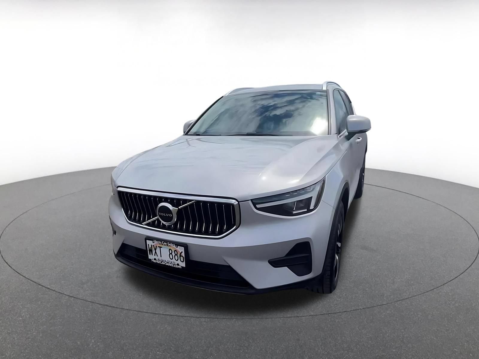 Thumbnail: 2024 Volvo XC40 - 6