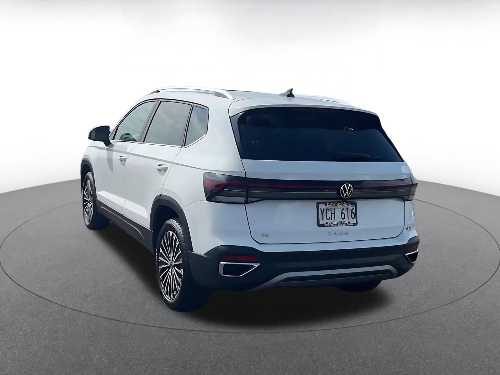 Thumbnail: 2026 Volkswagen Taos - 10