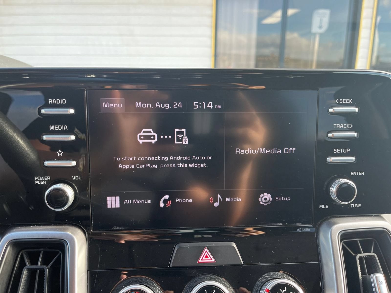 Thumbnail: 2023 Kia Sorento - 19