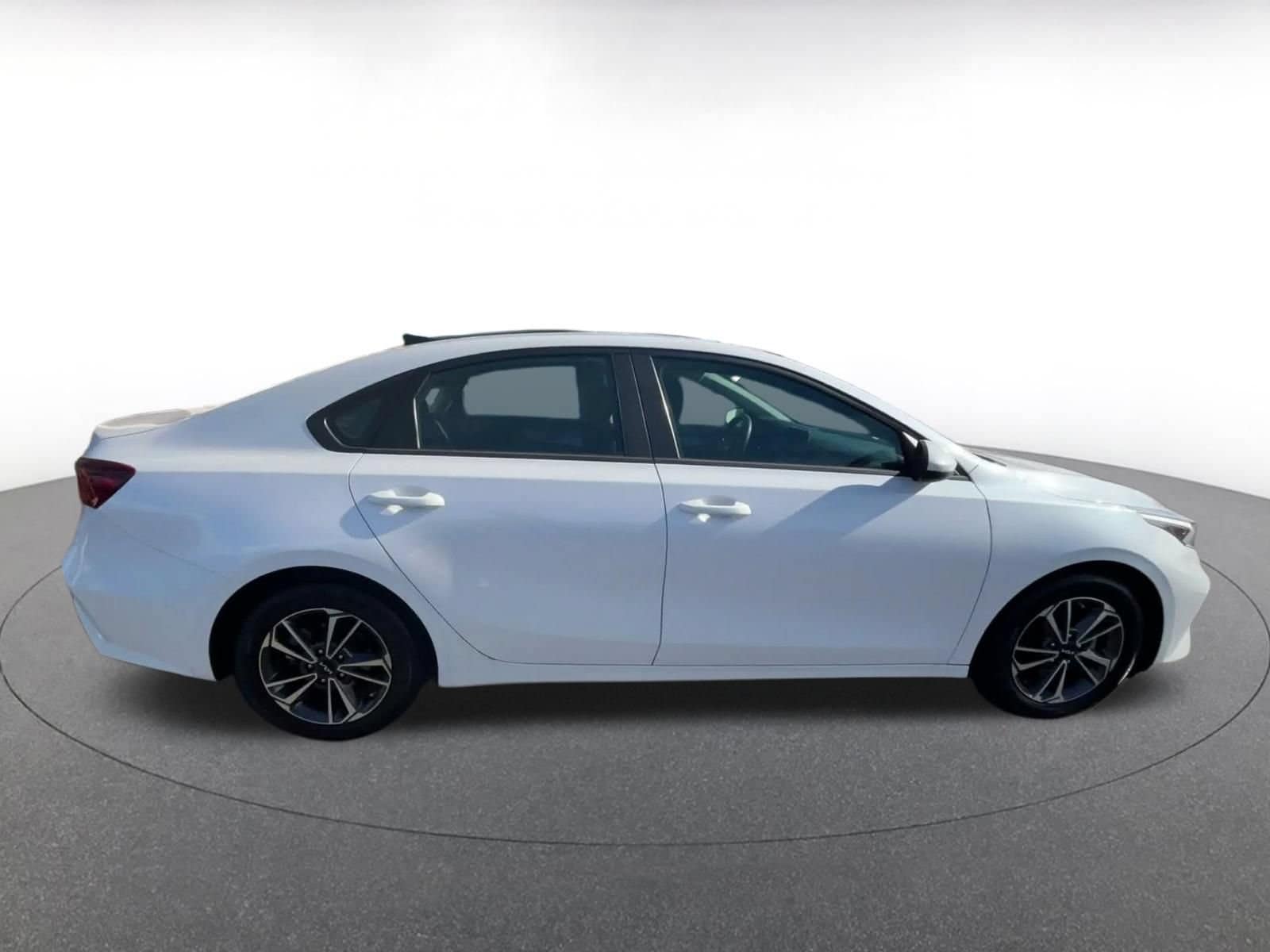 Thumbnail: 2024 Kia Forte - 15