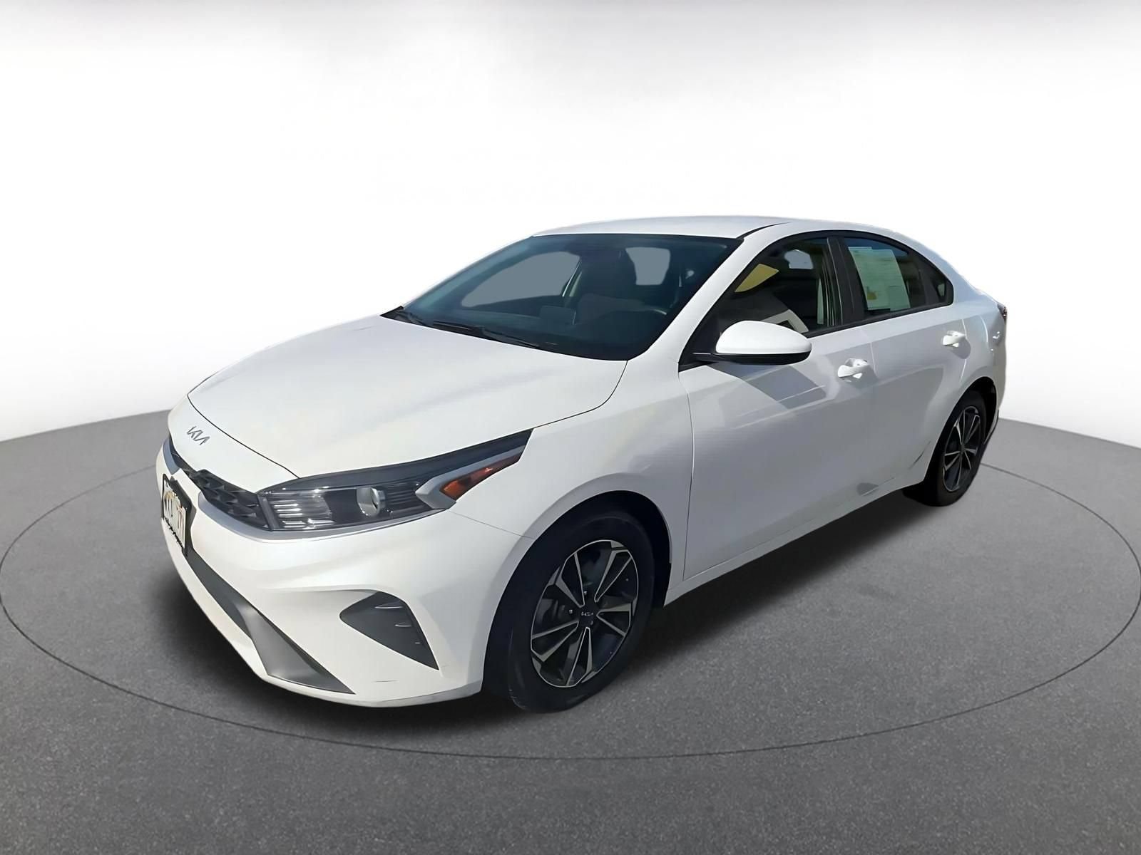 Thumbnail: 2024 Kia Forte - 7