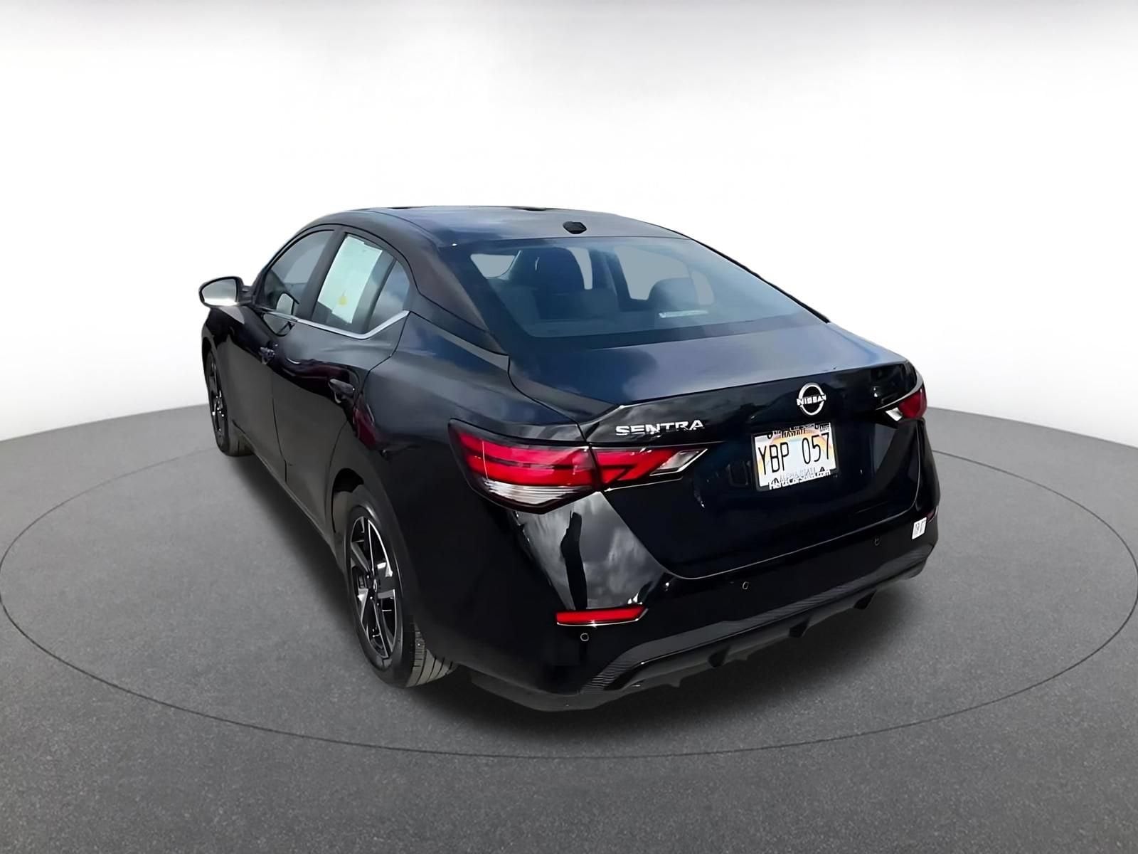 Thumbnail: 2025 Nissan Sentra - 10