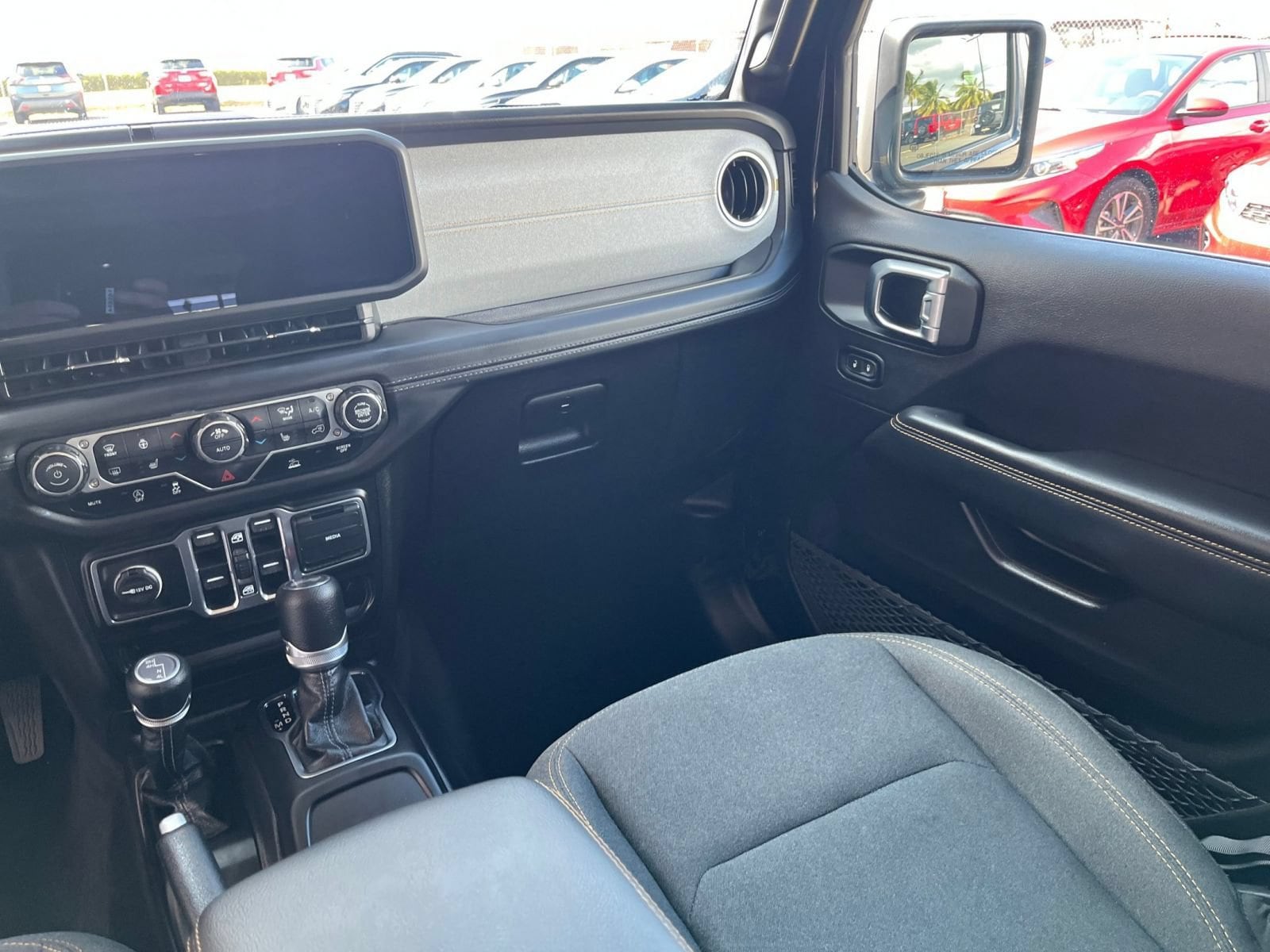 Thumbnail: 2025 Jeep Wrangler - 33
