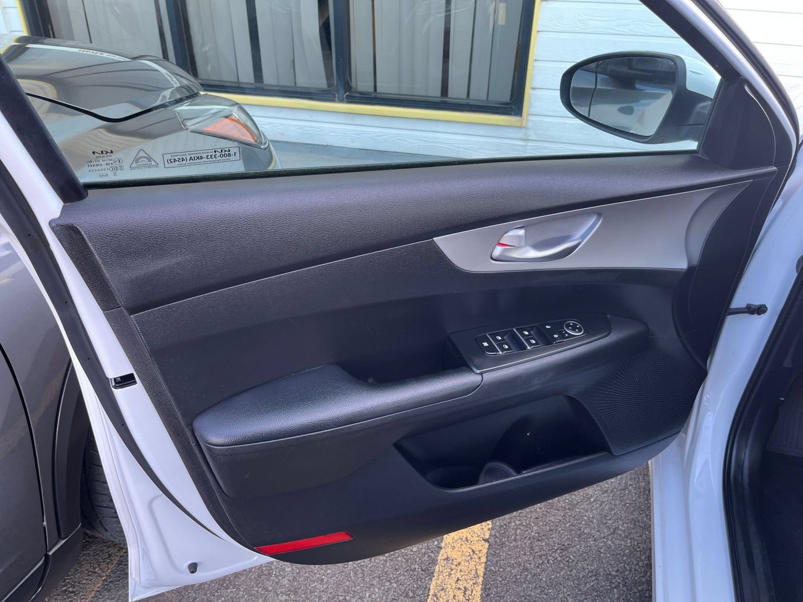 Thumbnail: 2024 Kia Forte - 18