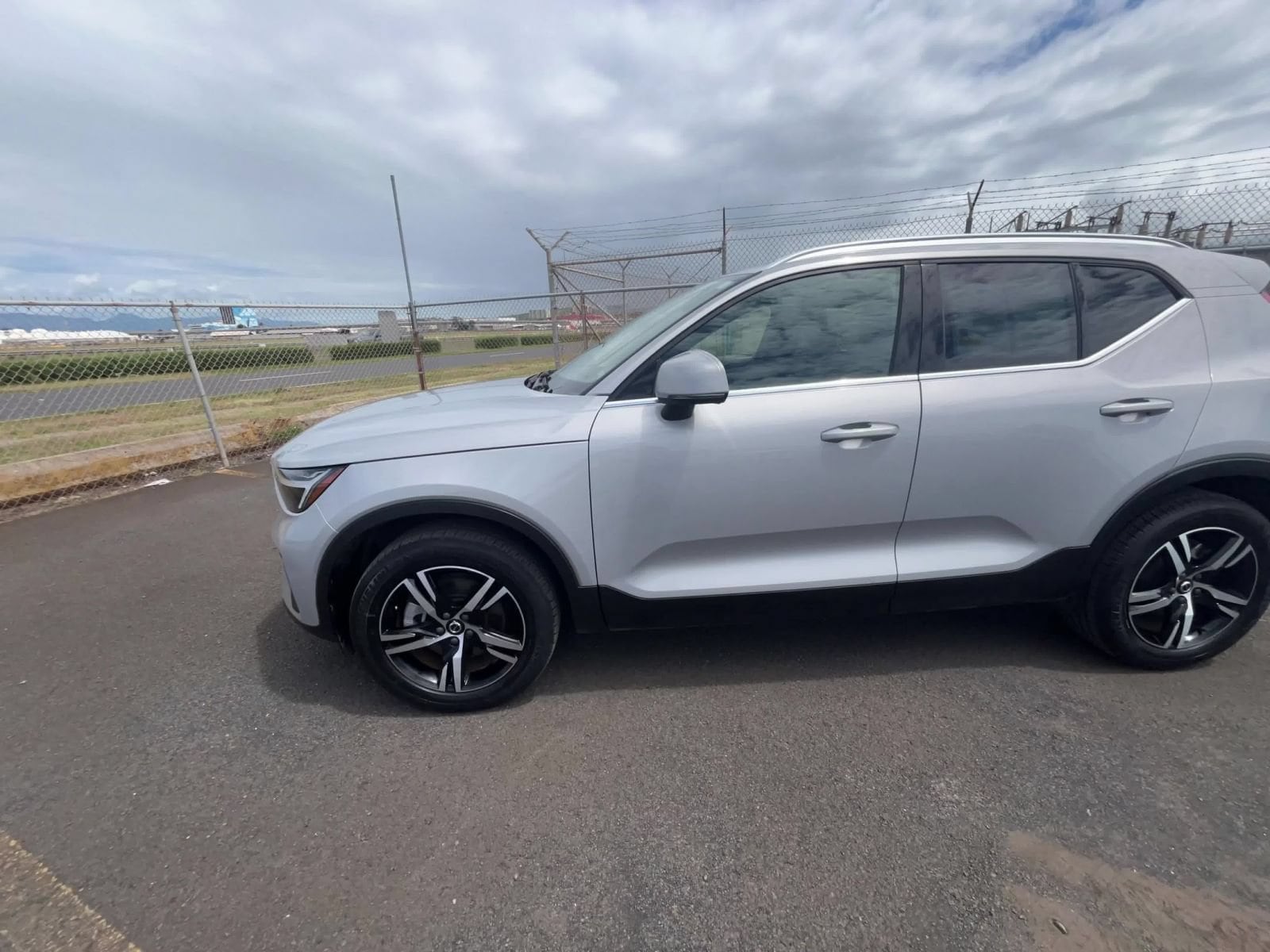 Thumbnail: 2024 Volvo XC40 - 8
