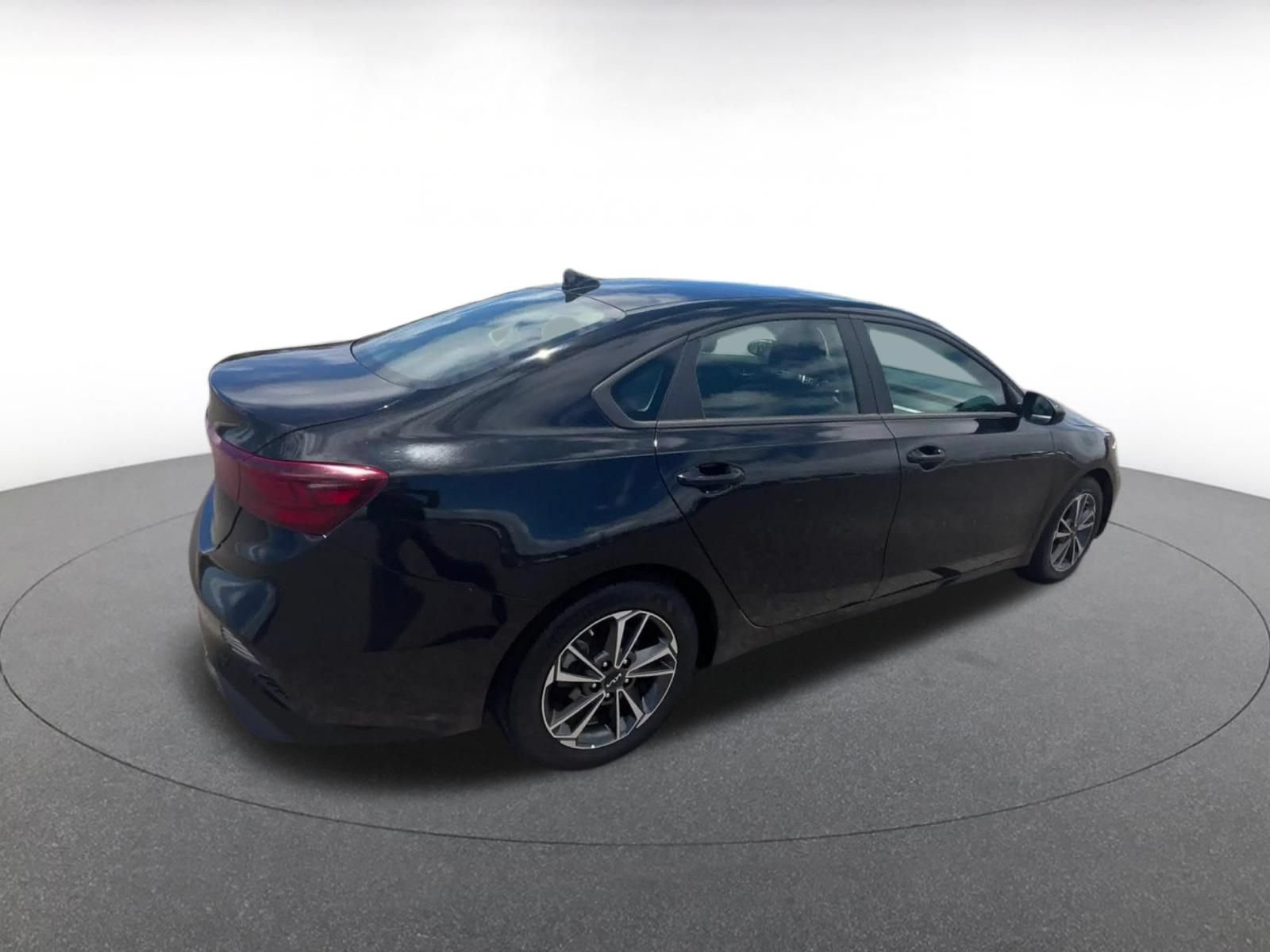 Thumbnail: 2024 Kia Forte - 13