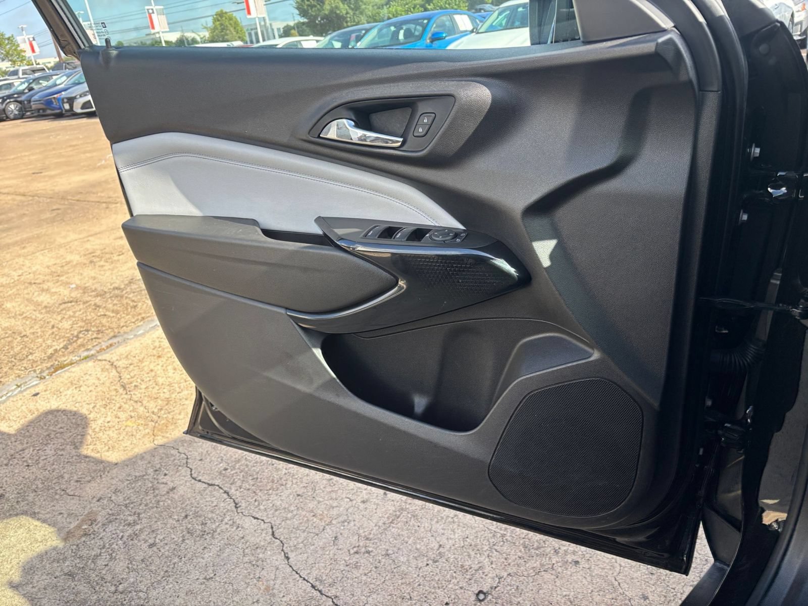 Thumbnail: 2025 Chevrolet Trax - 18