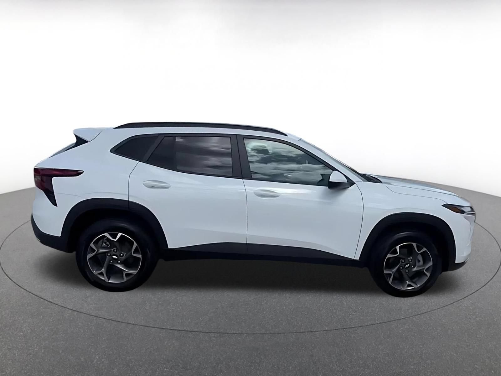 Thumbnail: 2025 Chevrolet Trax - 15