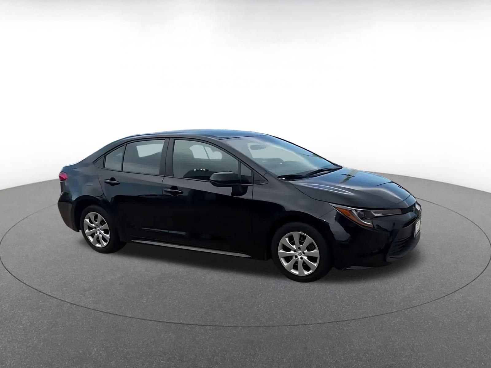 Thumbnail: 2025 Toyota Corolla - 2