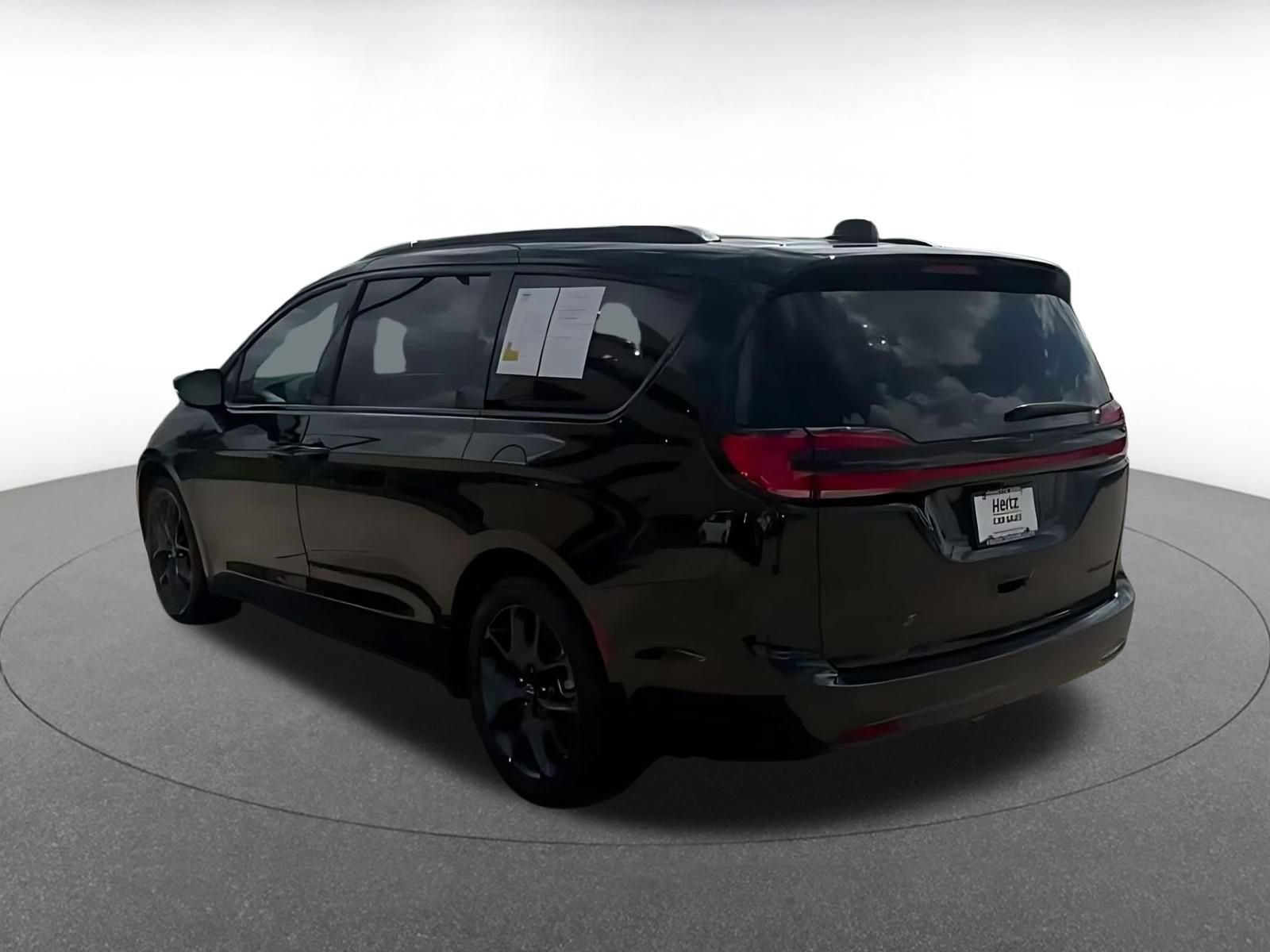 Thumbnail: 2025 Chrysler Pacifica - 10
