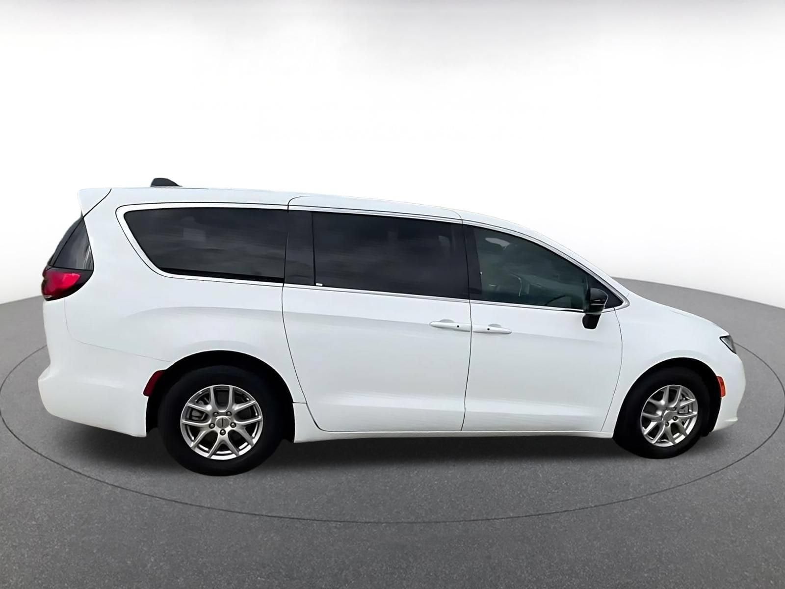 Thumbnail: 2025 Chrysler Pacifica - 14