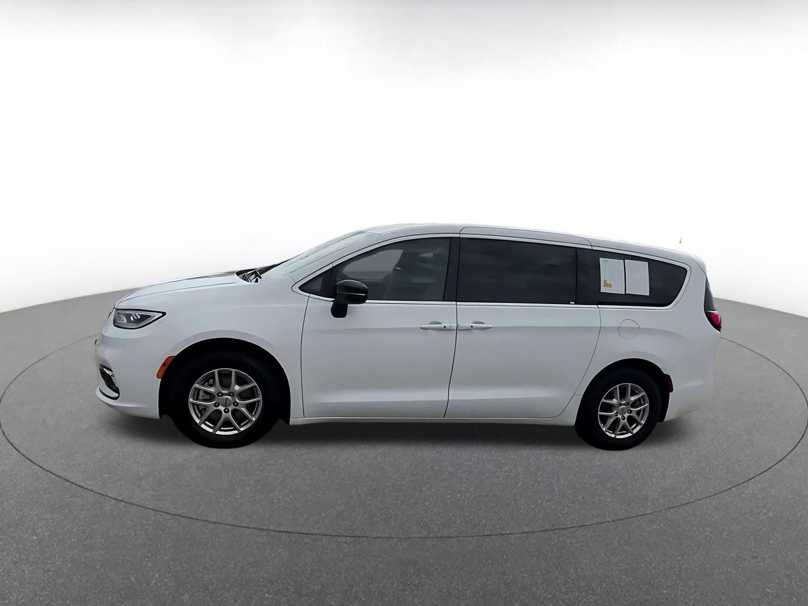 Thumbnail: 2025 Chrysler Pacifica - 7