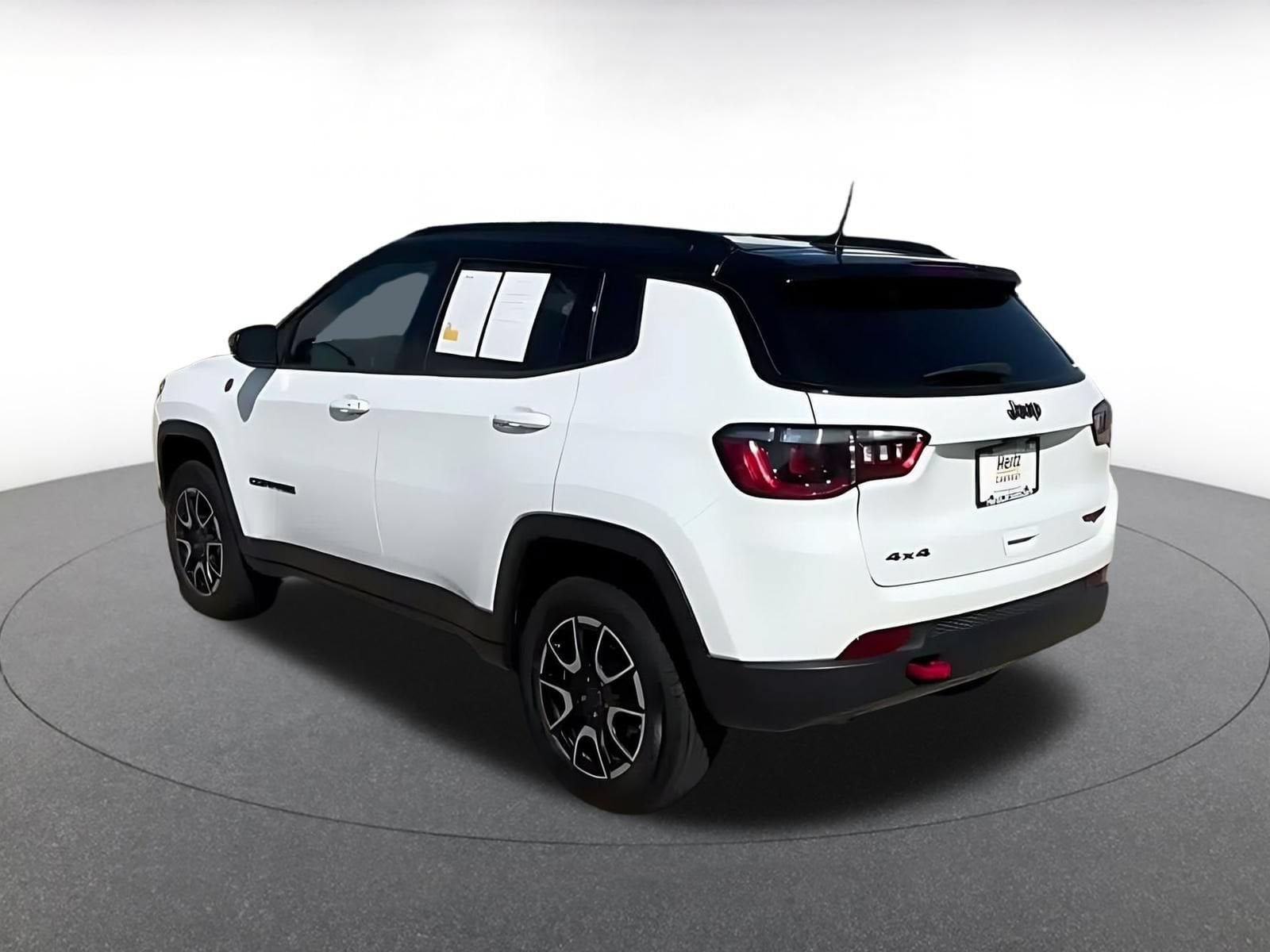 Thumbnail: 2025 Jeep Compass - 9