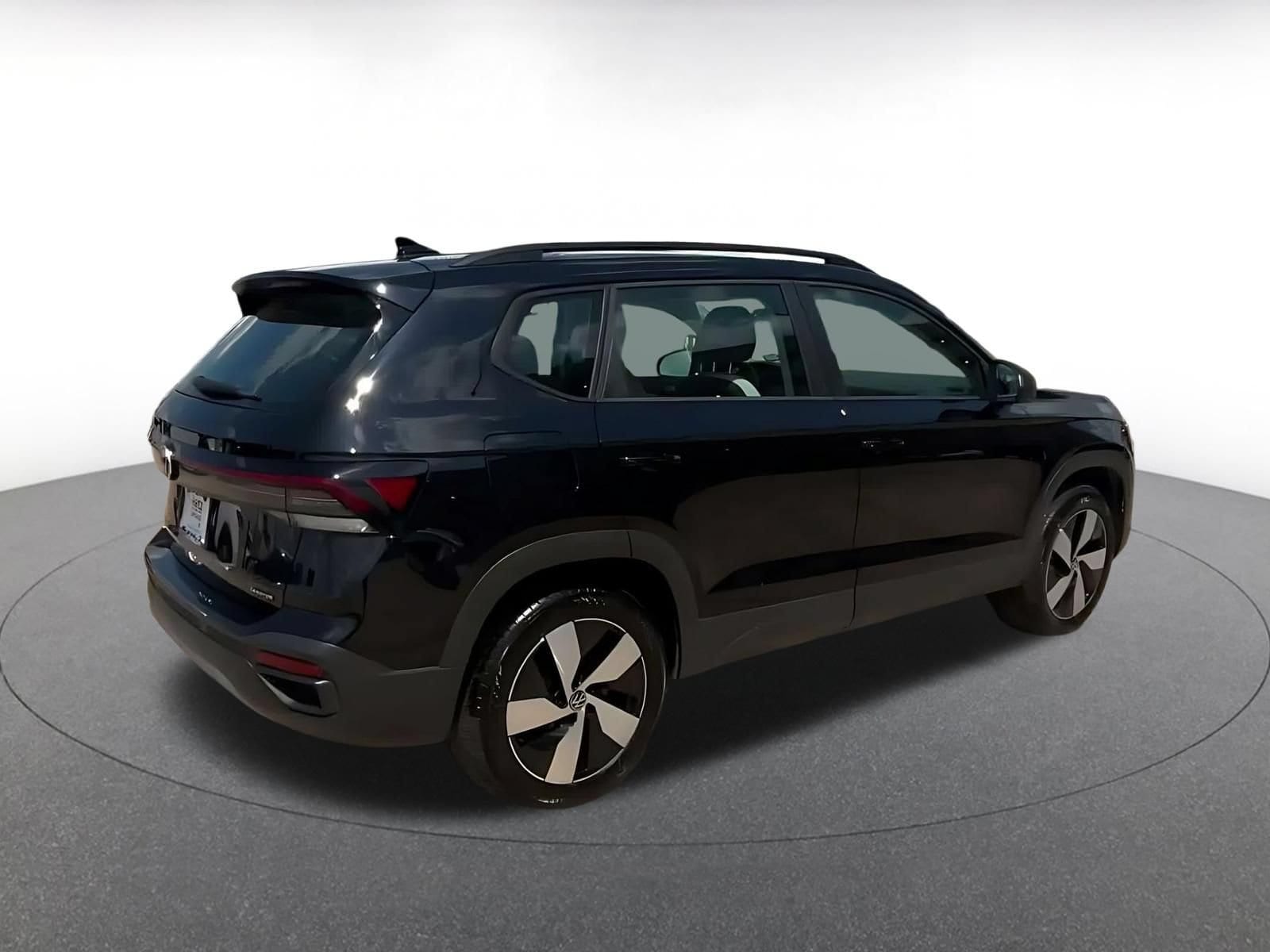 Thumbnail: 2026 Volkswagen Taos - 14