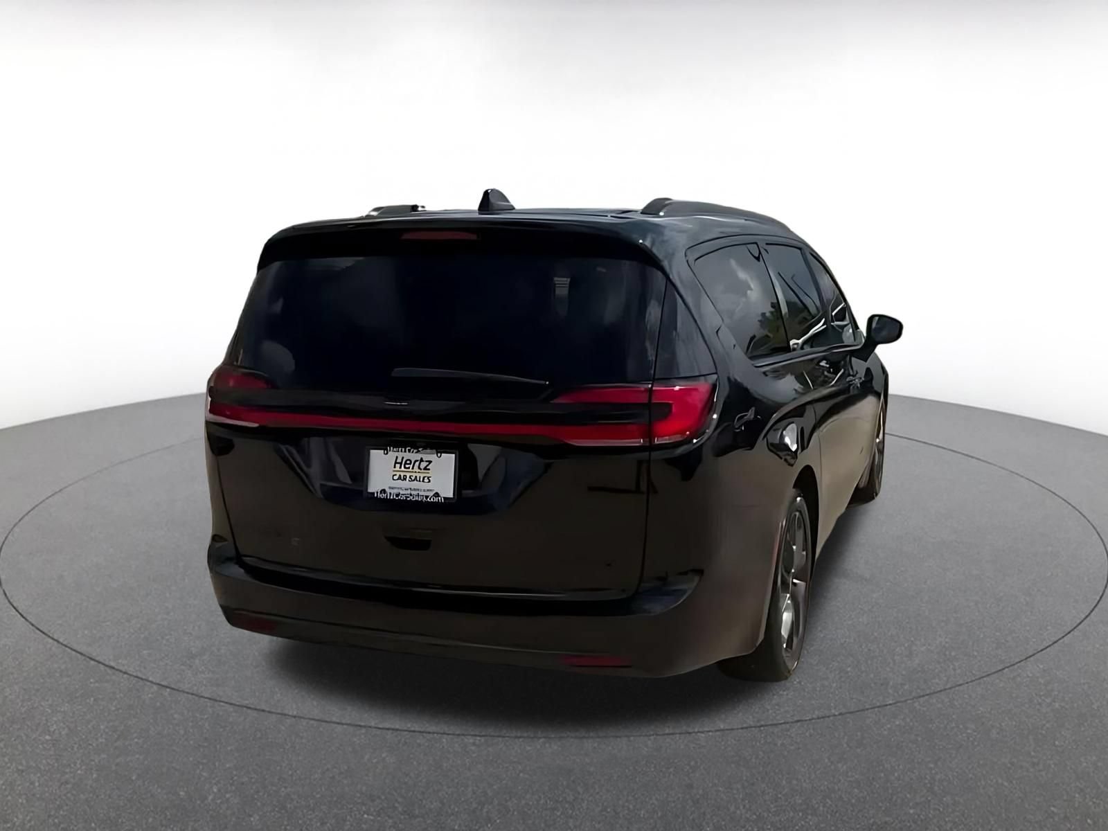 Thumbnail: 2025 Chrysler Pacifica - 14