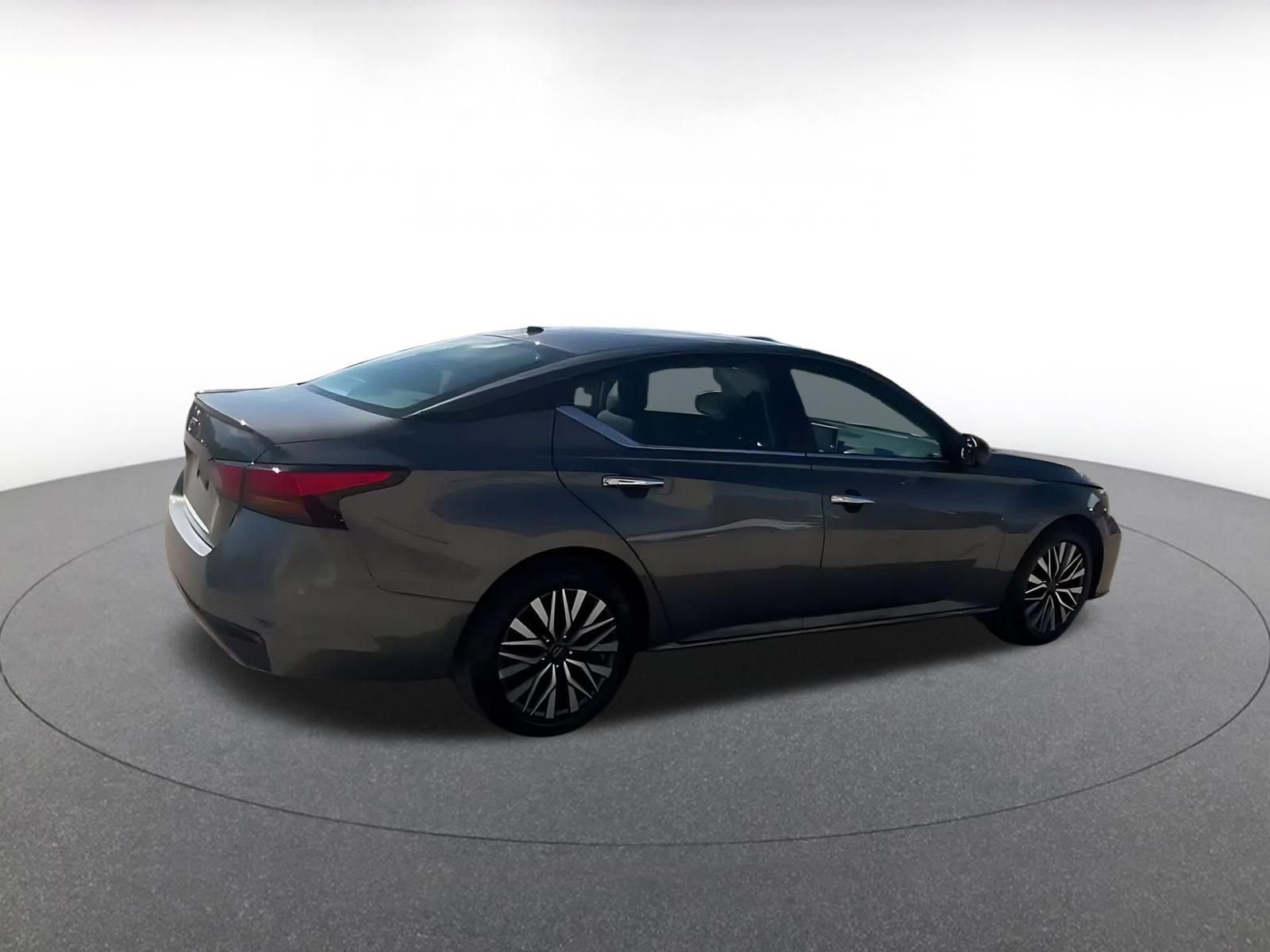 Thumbnail: 2025 Nissan Altima - 14
