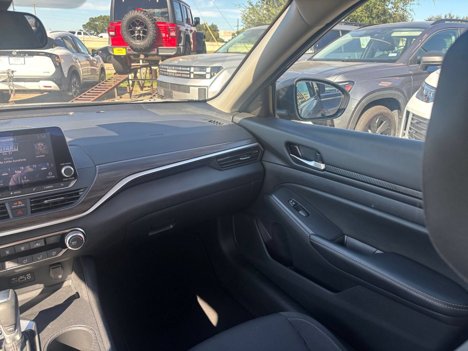 Thumbnail: 2025 Nissan Altima - 33