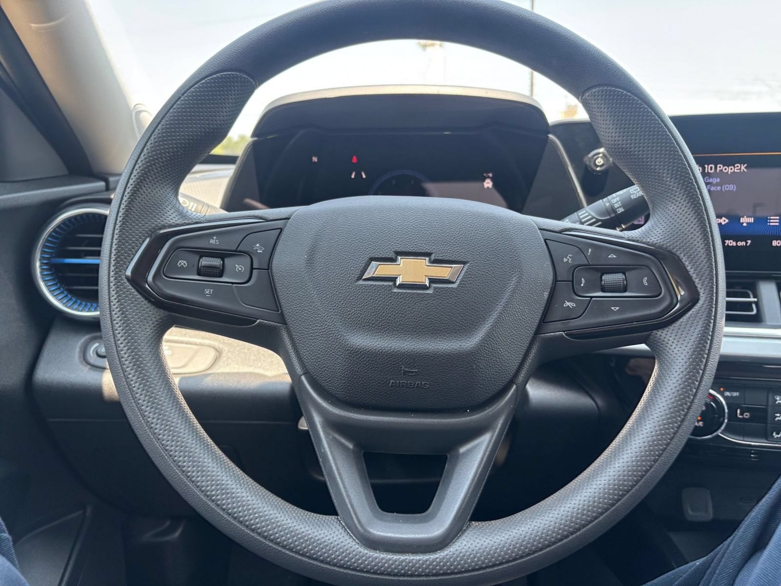 Thumbnail: 2025 Chevrolet Trax - 26