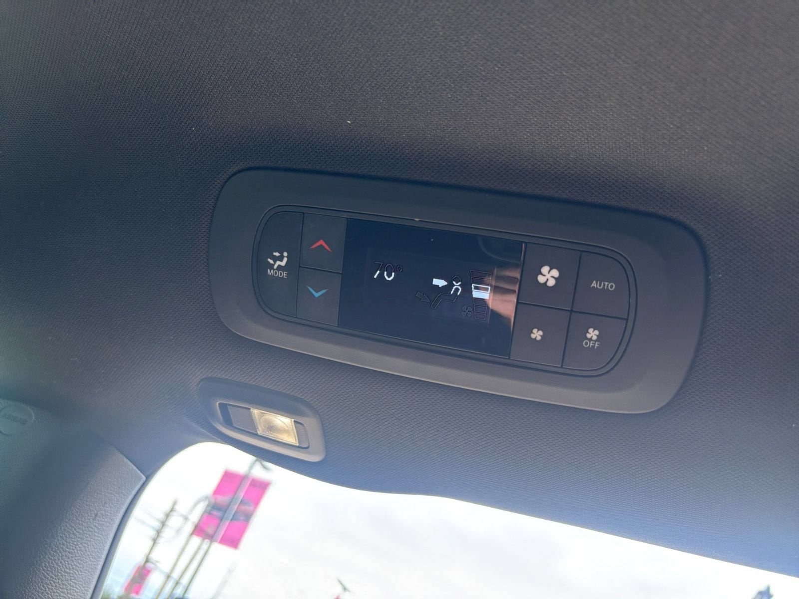 Thumbnail: 2025 Chrysler Pacifica - 25