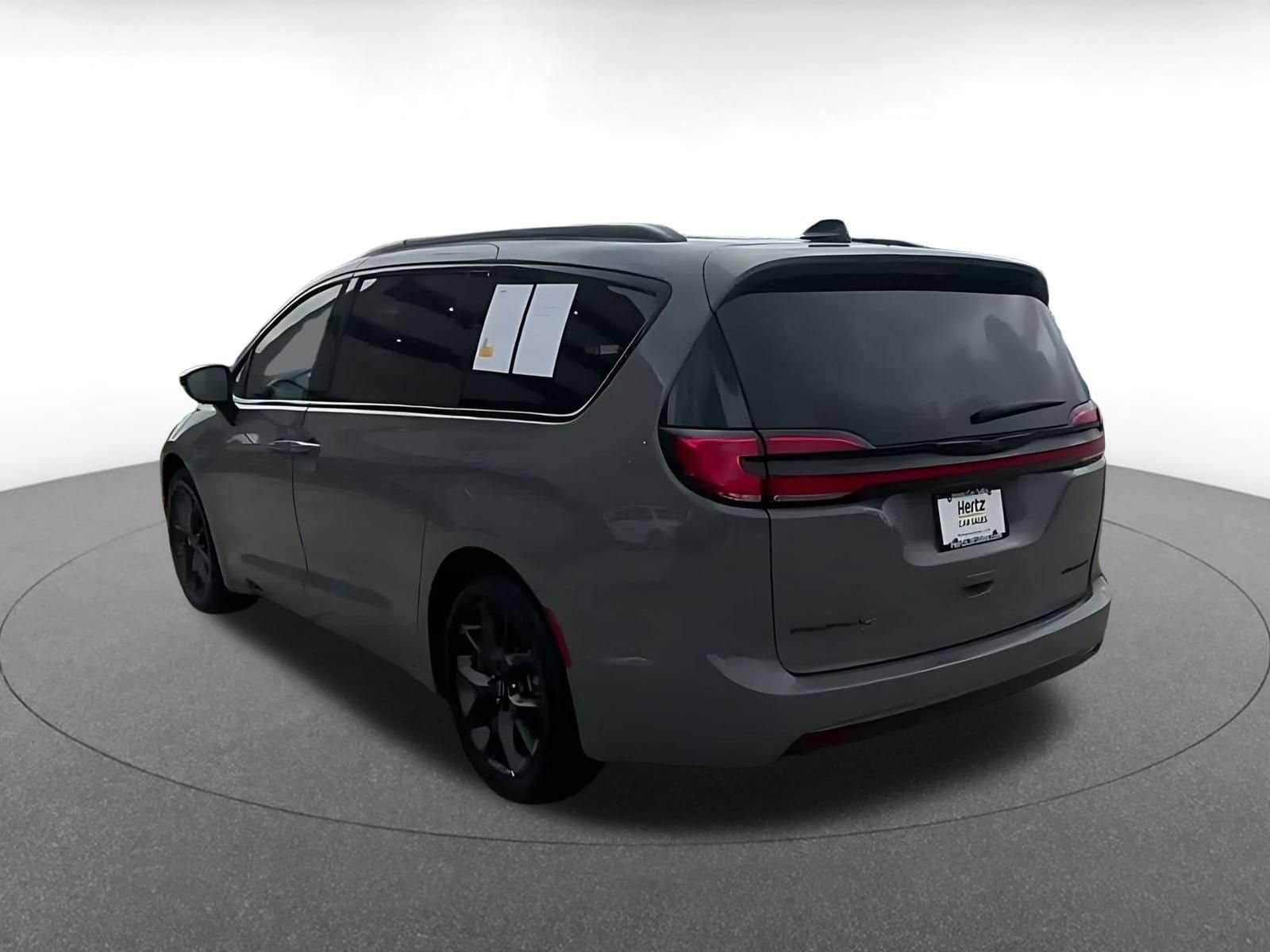 Thumbnail: 2025 Chrysler Pacifica - 9