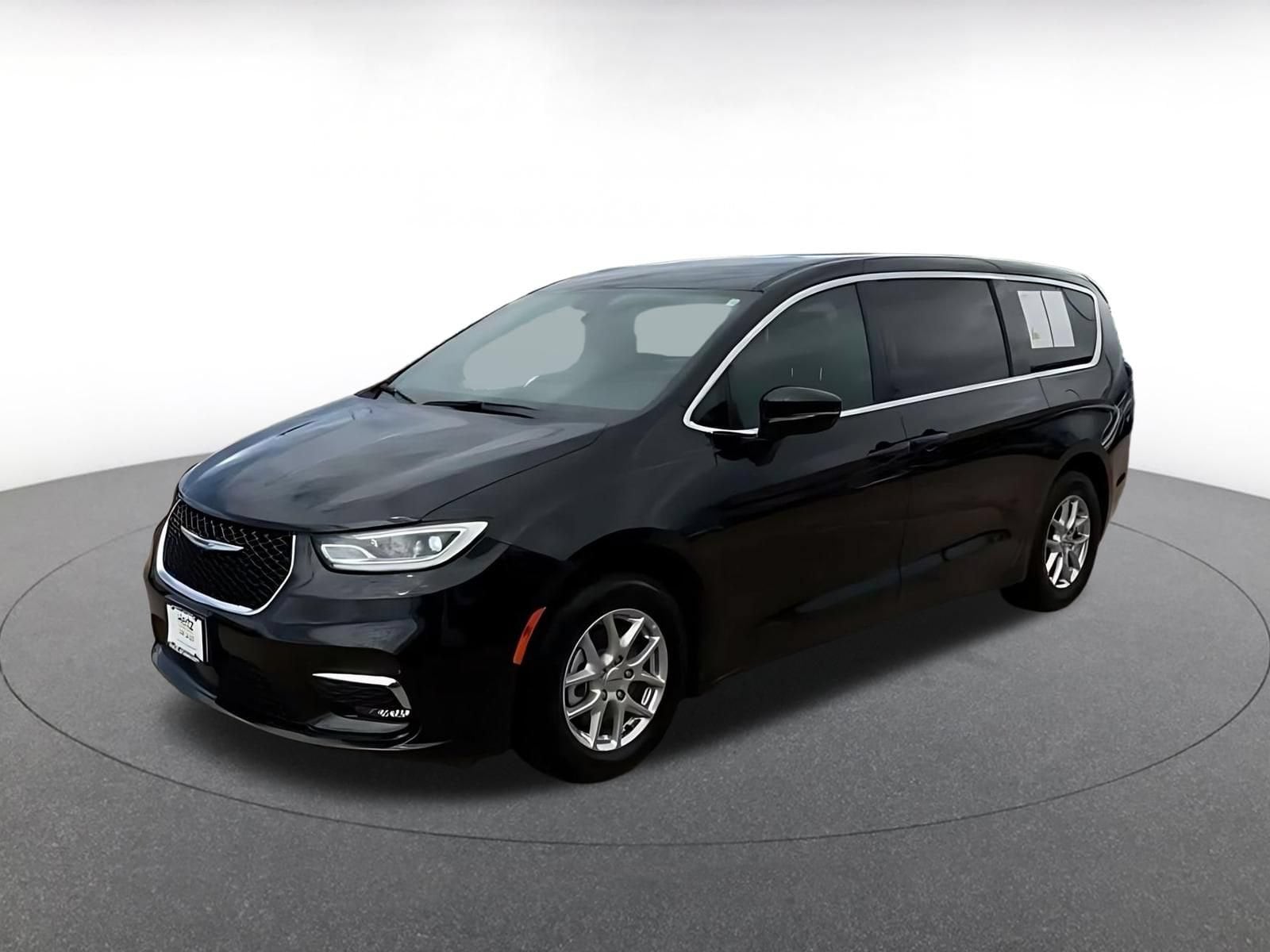 Thumbnail: 2025 Chrysler Pacifica - 7