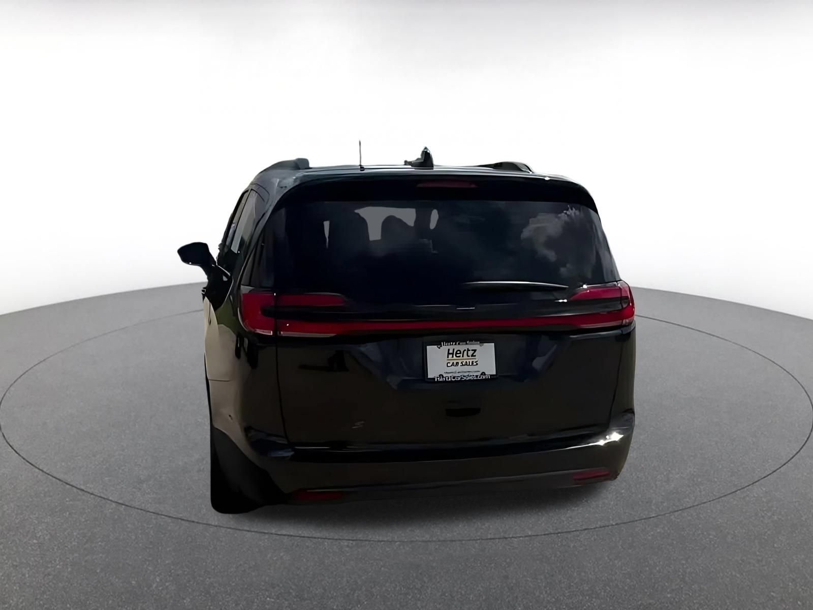 Thumbnail: 2025 Chrysler Pacifica - 12