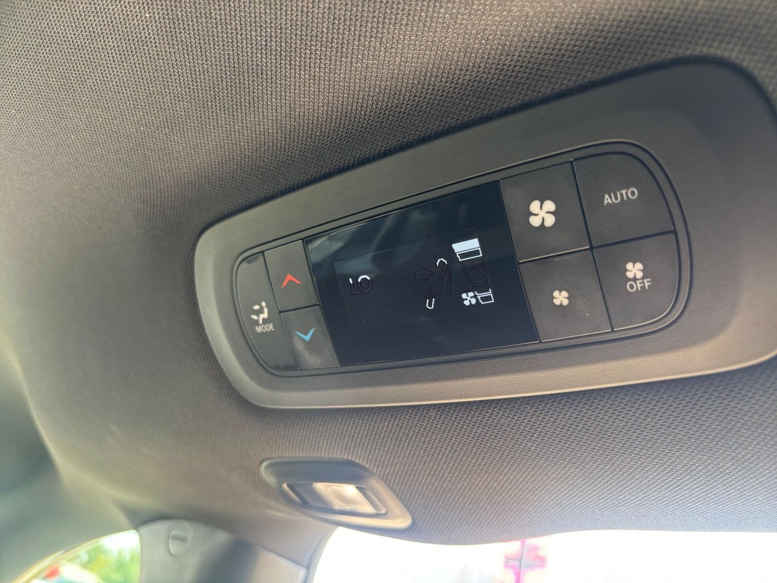 Thumbnail: 2025 Chrysler Pacifica - 25