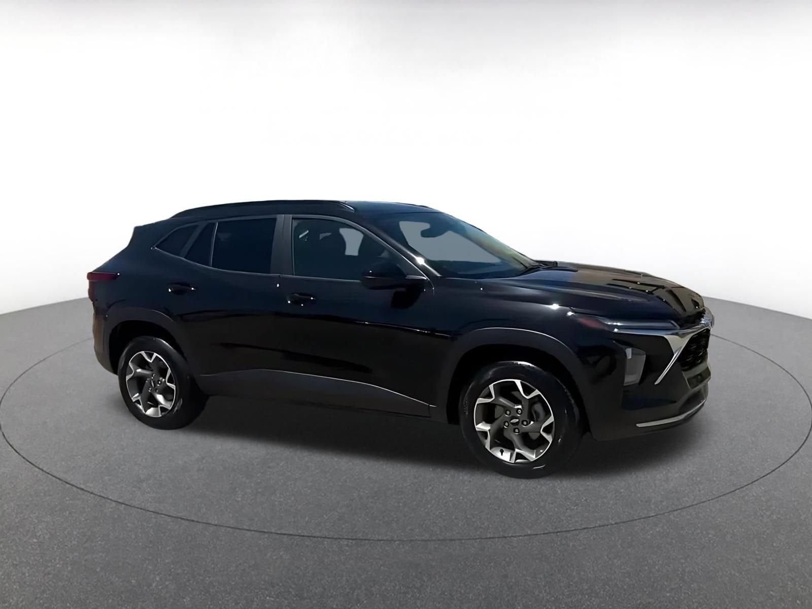 Thumbnail: 2025 Chevrolet Trax - 2
