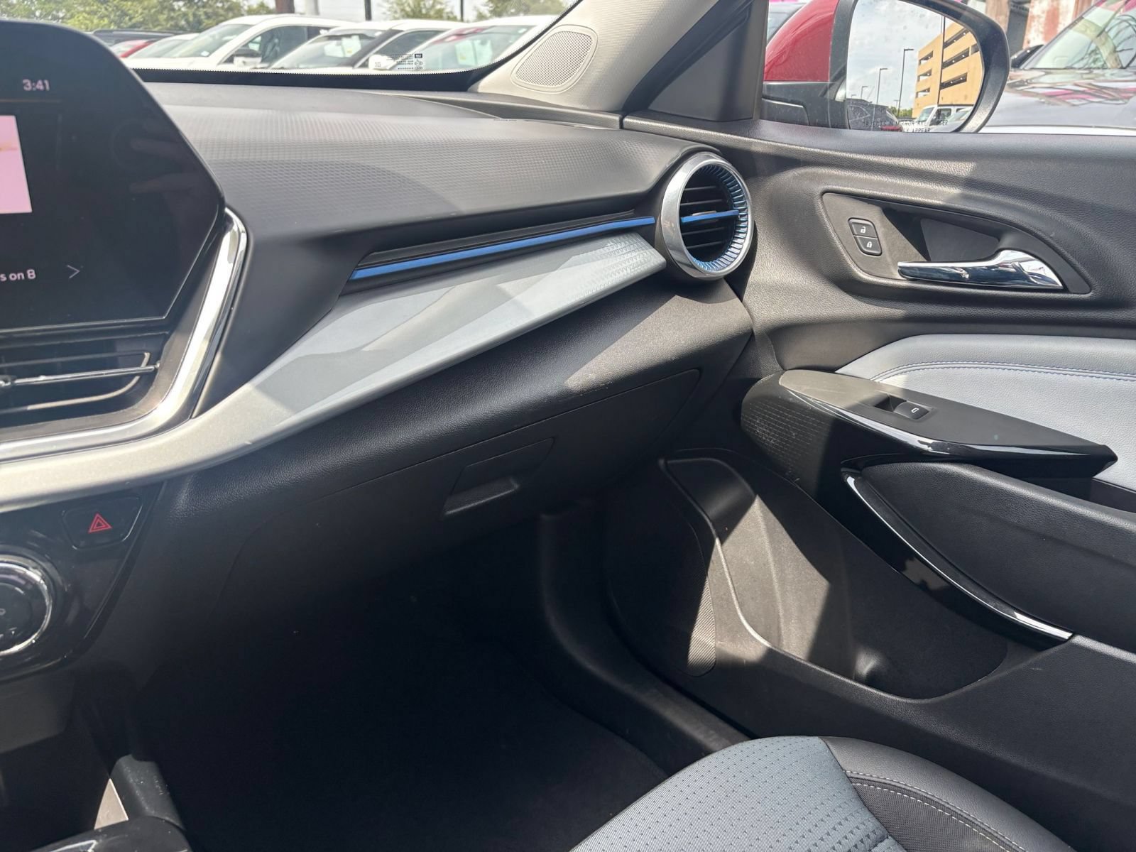 Thumbnail: 2025 Chevrolet Trax - 33