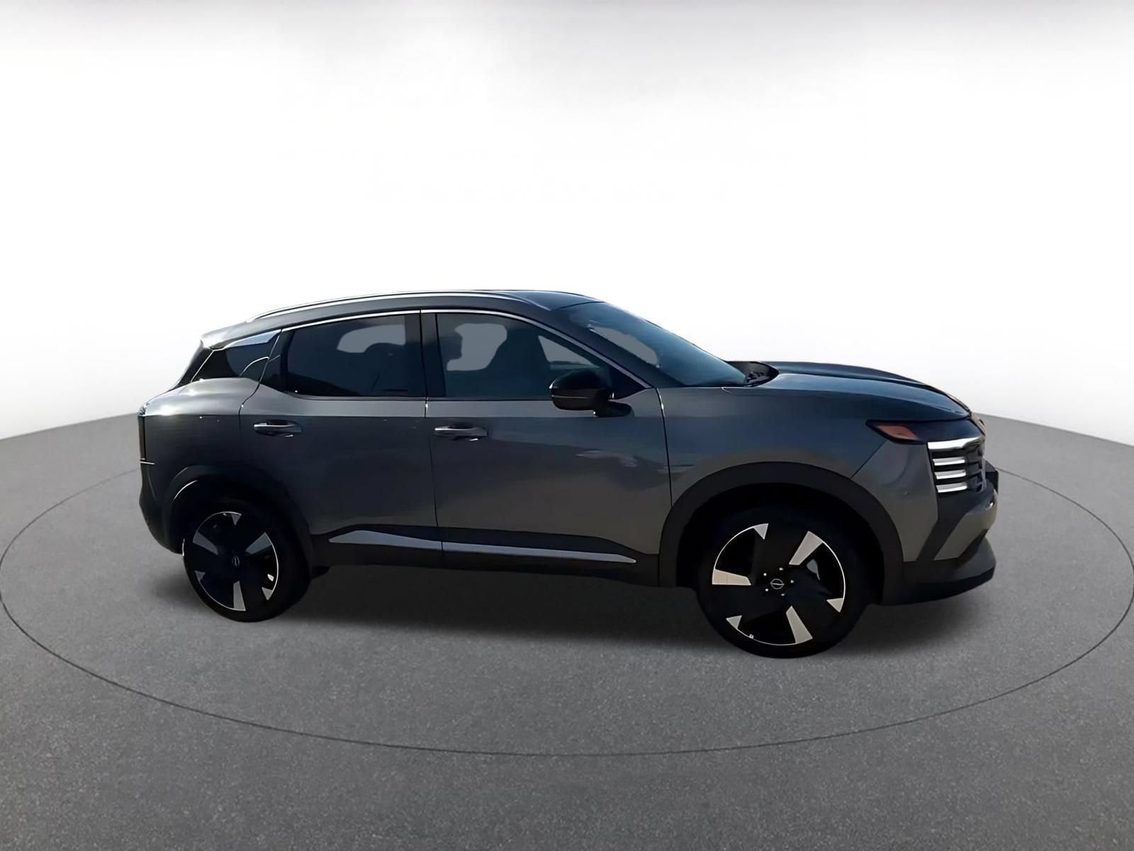 Thumbnail: 2026 Nissan Kicks - 2