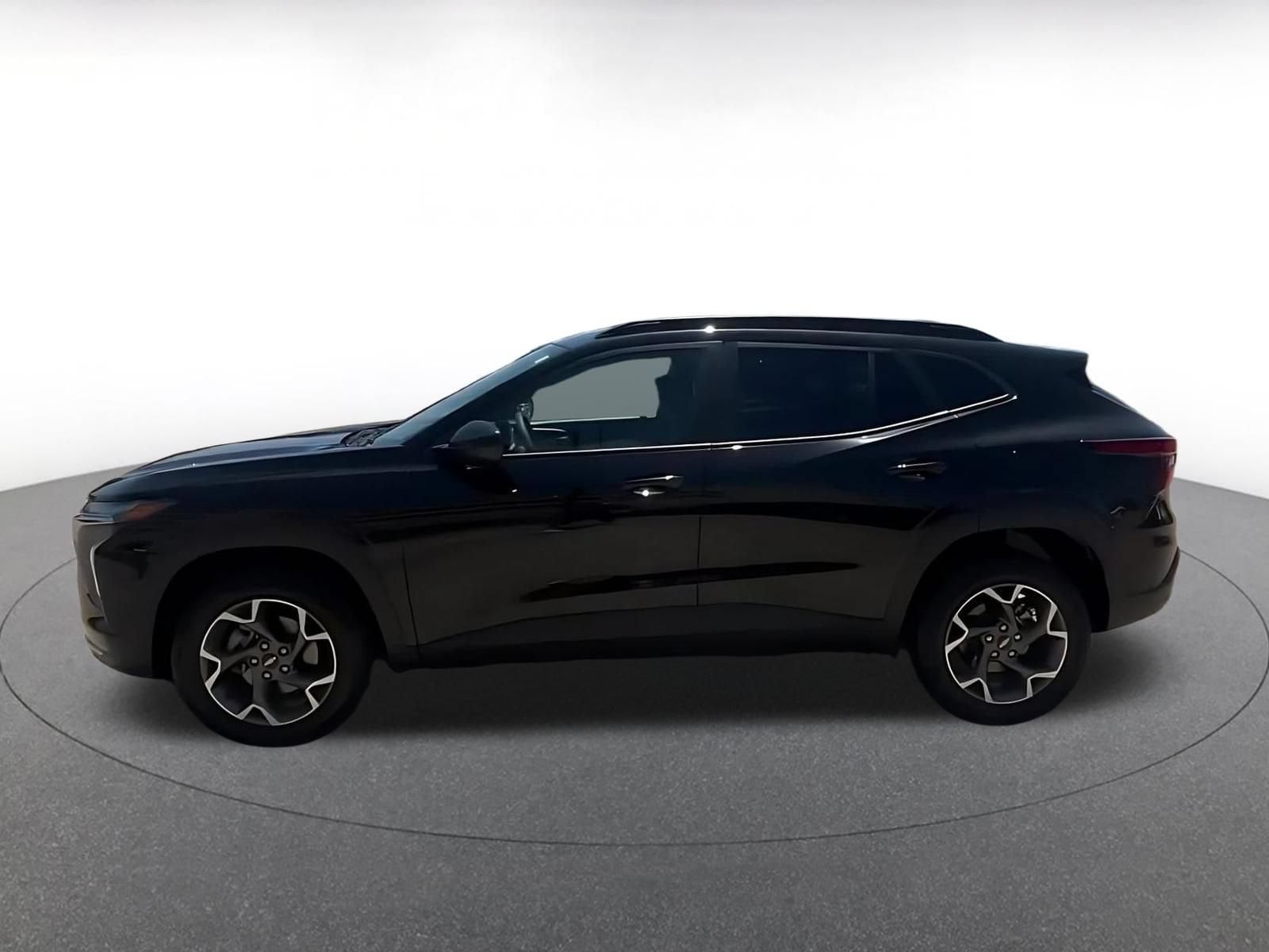 Thumbnail: 2025 Chevrolet Trax - 8
