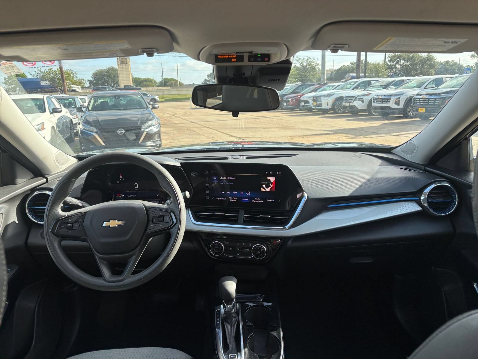 Thumbnail: 2025 Chevrolet Trax - 31