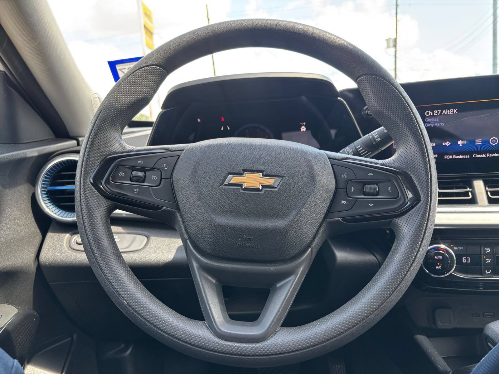 Thumbnail: 2025 Chevrolet Trax - 26