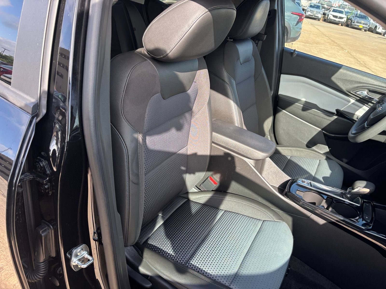 Thumbnail: 2025 Chevrolet Trax - 34