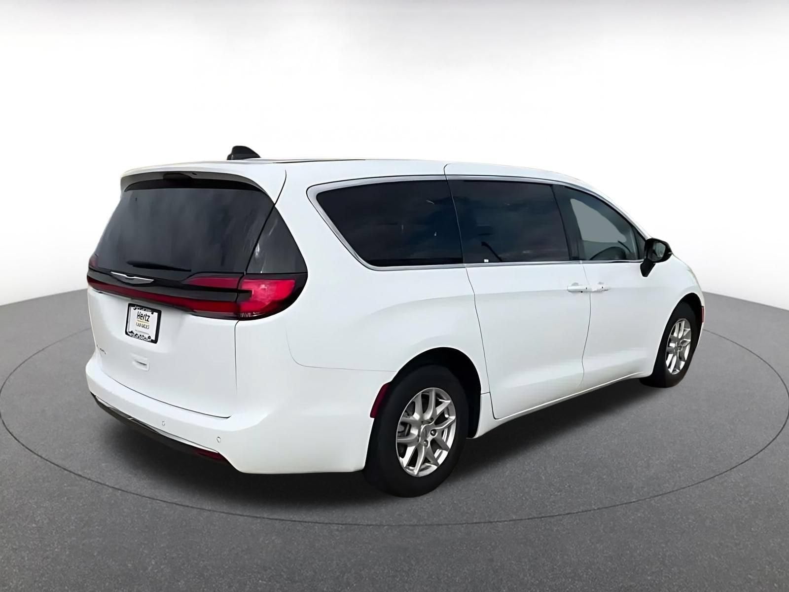 Thumbnail: 2025 Chrysler Pacifica - 12
