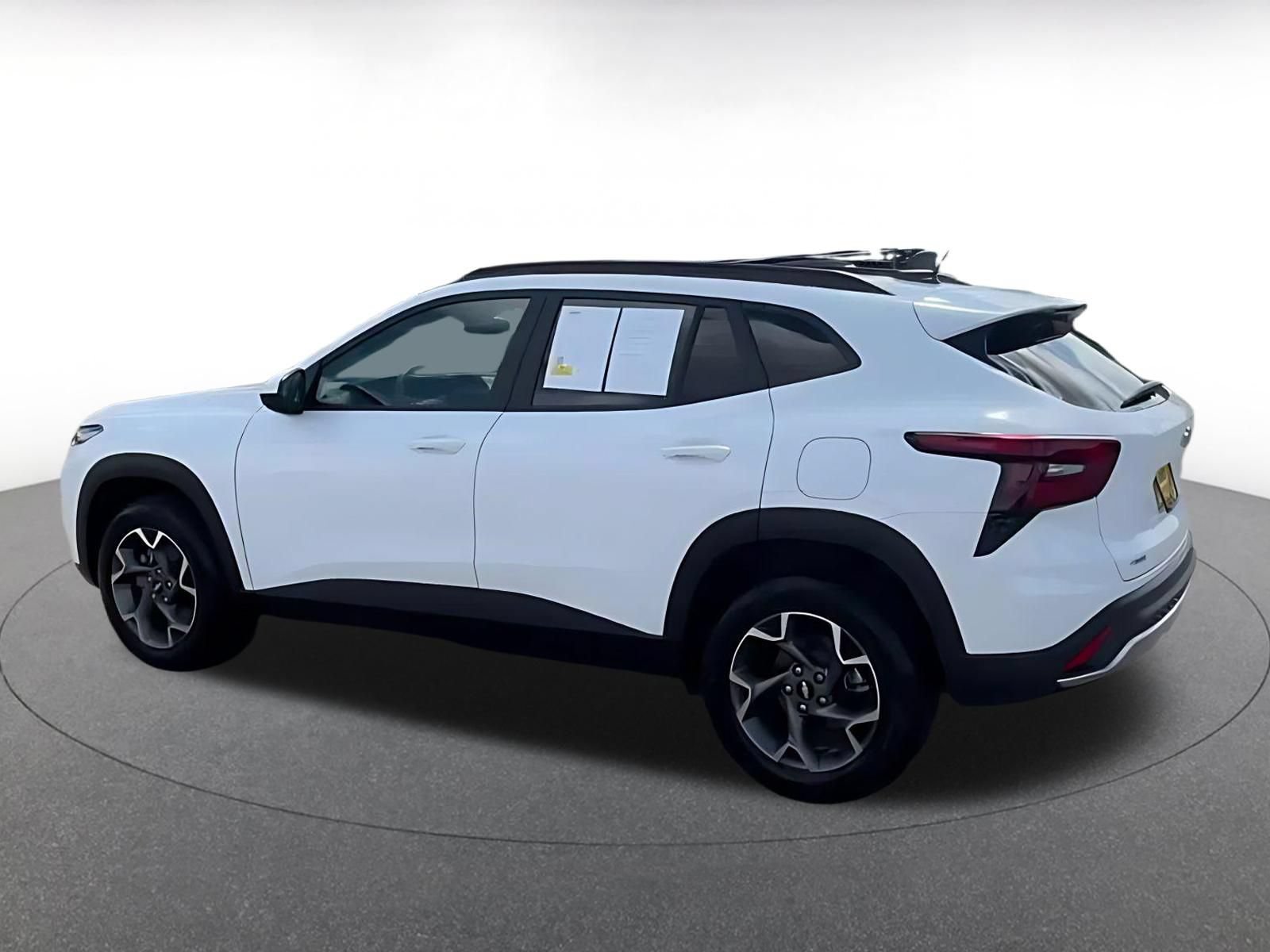 Thumbnail: 2025 Chevrolet Trax - 10